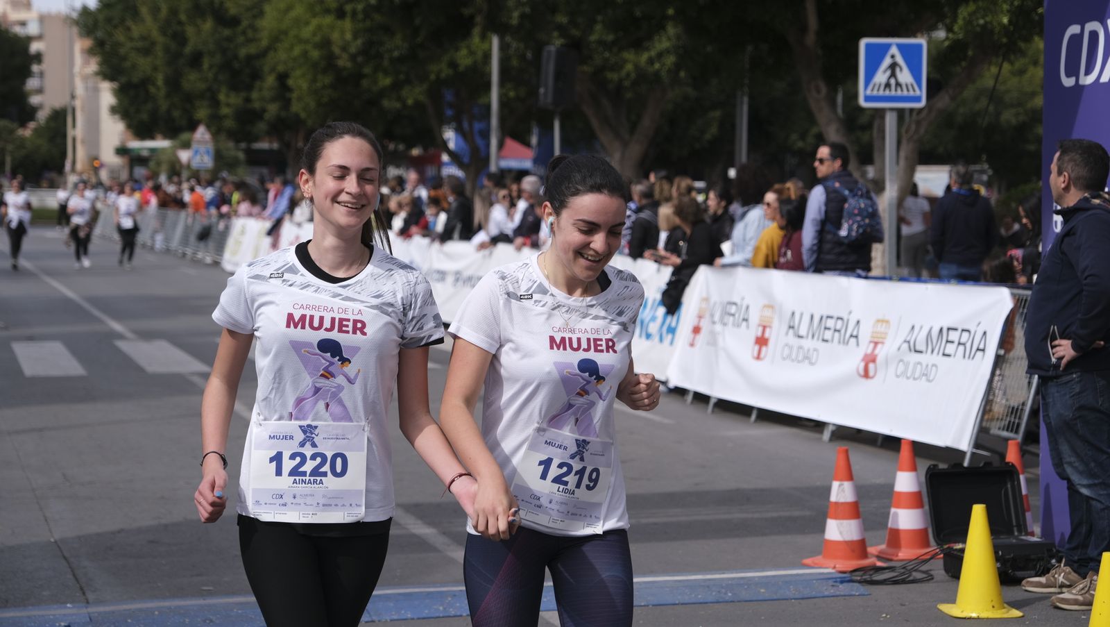 Imágenes de la Carrera de la Mujer 2023 en Almería