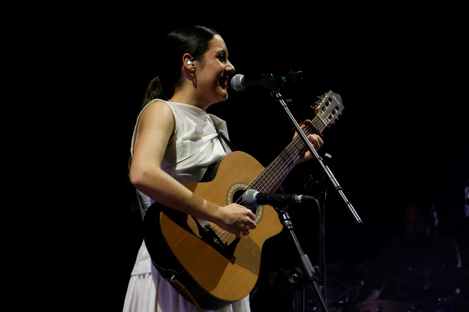 Las imágenes de los conciertos de Valeria Castro y Julieta Venegas en el Festival de la Guitarra de Córdoba