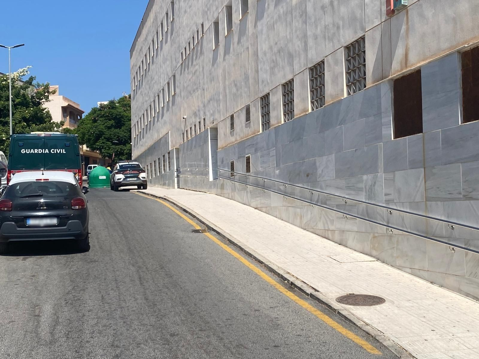 Lateral del Juzgado de Motril donde ha sido trasladado el detenido