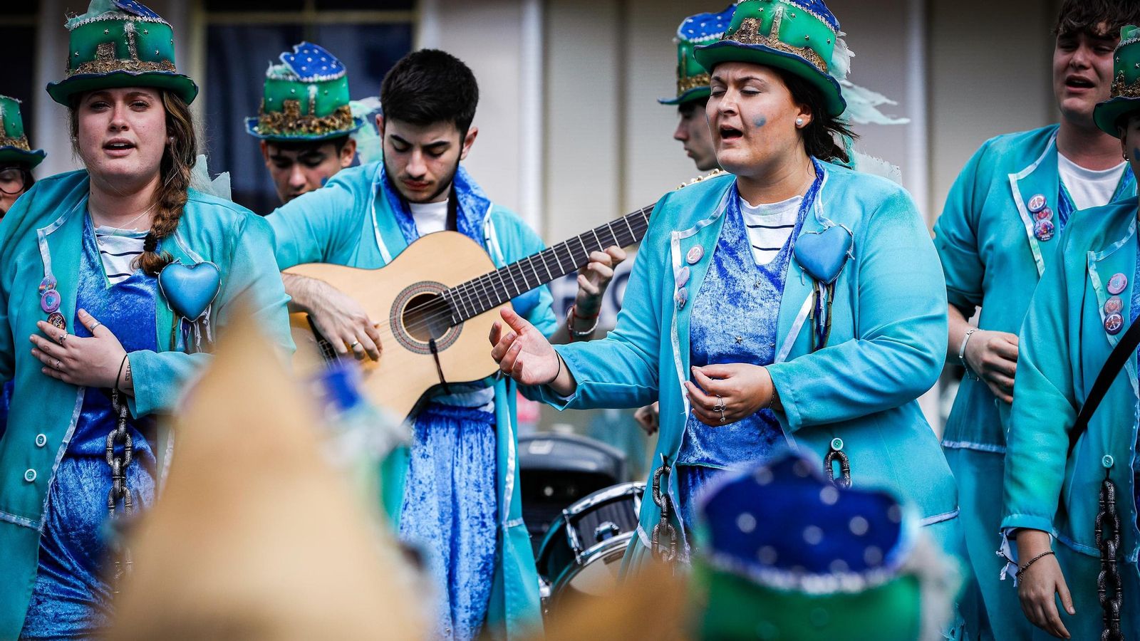 Las mejores imágenes del primer domingo de Carnaval de Cádiz