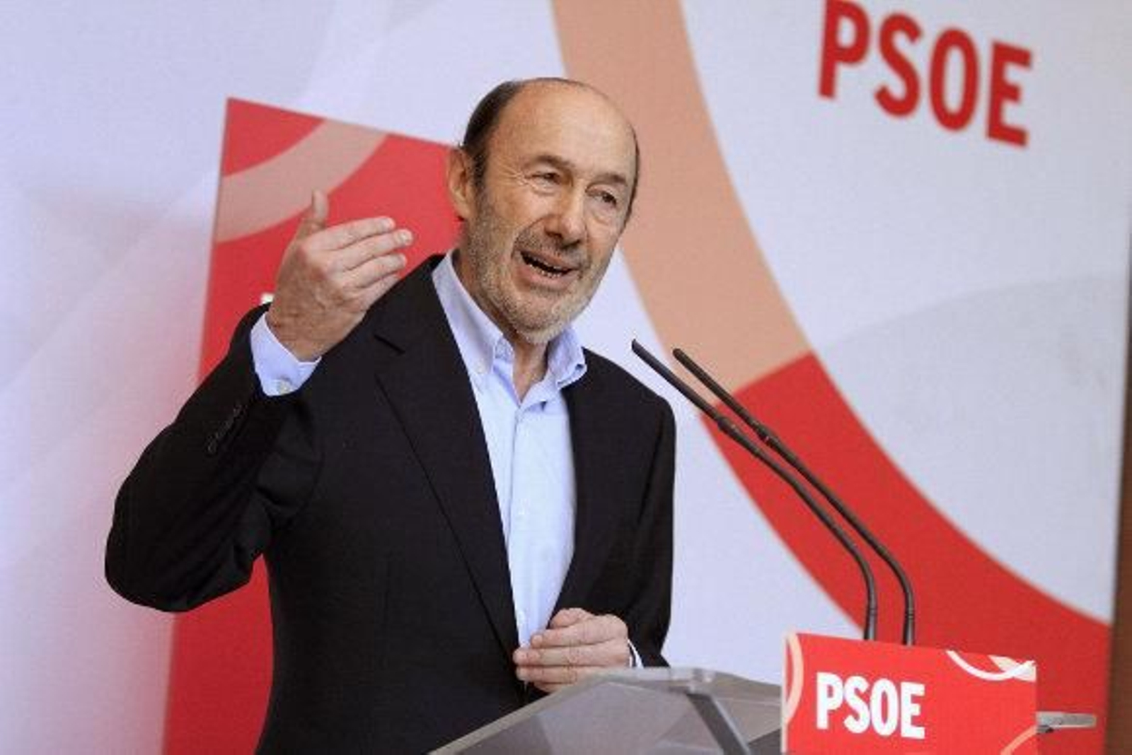 Rubalcaba, partidario de que el Rey tenga un estatus similar a los políticos