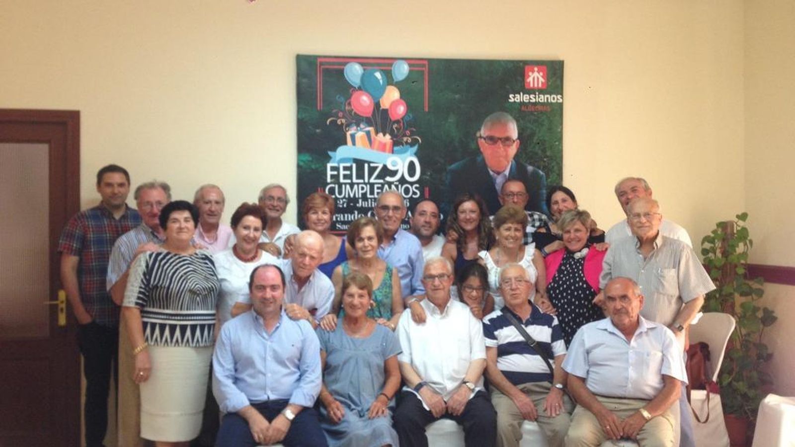 Celebración del 90 cumpleaños del salesiano don Venerando Conde