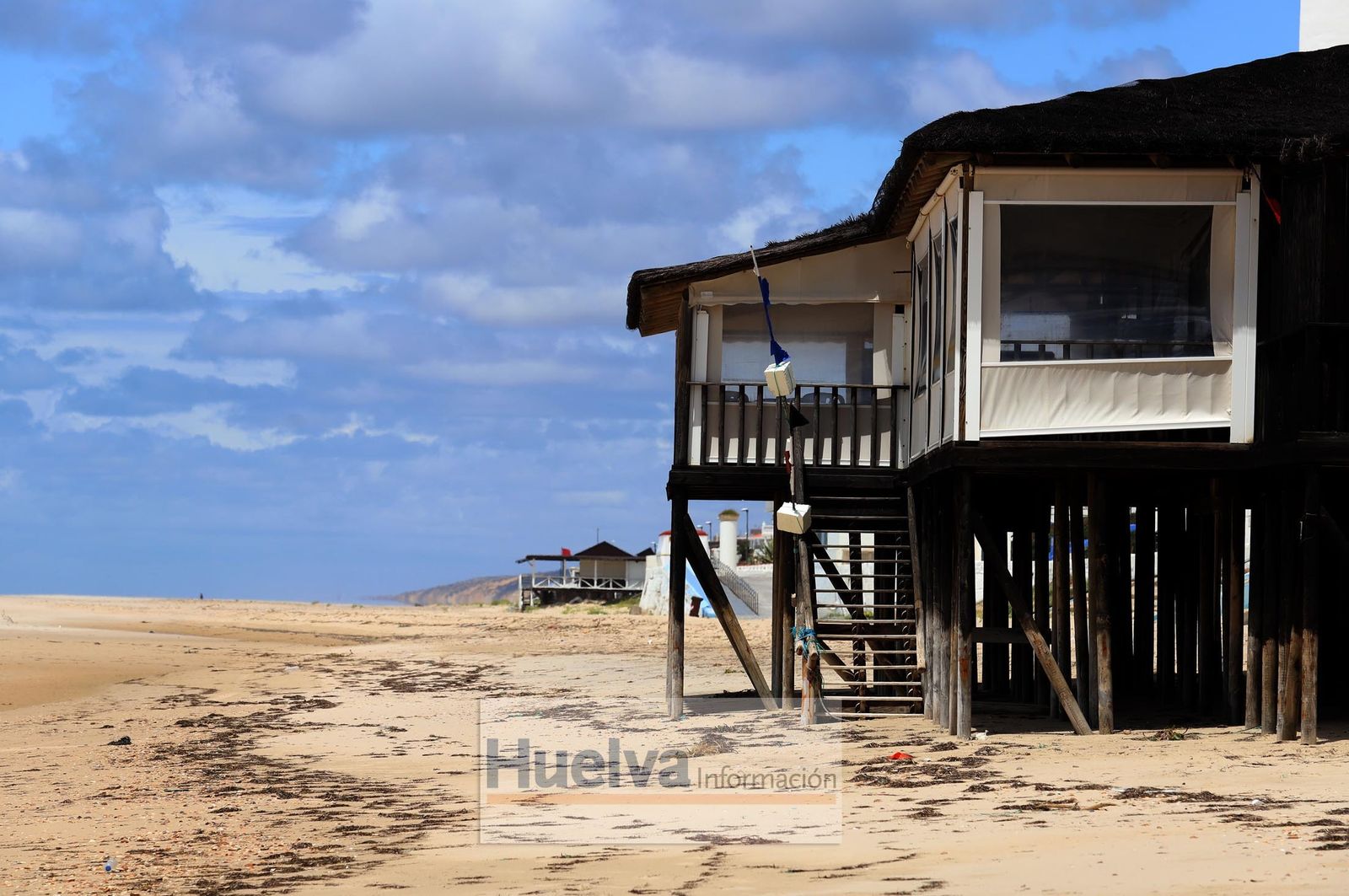Imágenes de la zona de la playa de Matalascañas más afectada por el temporal