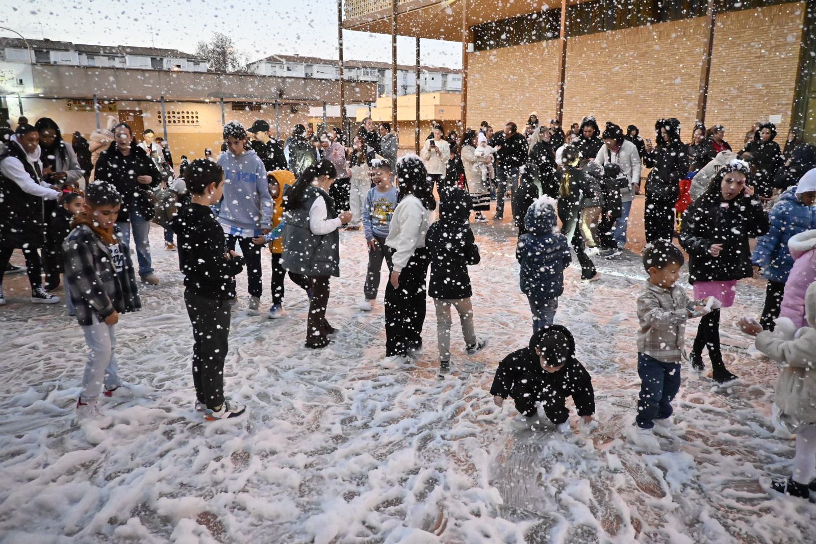 Las mejores fotografías de la nevada en el barrio de La Hispanidad