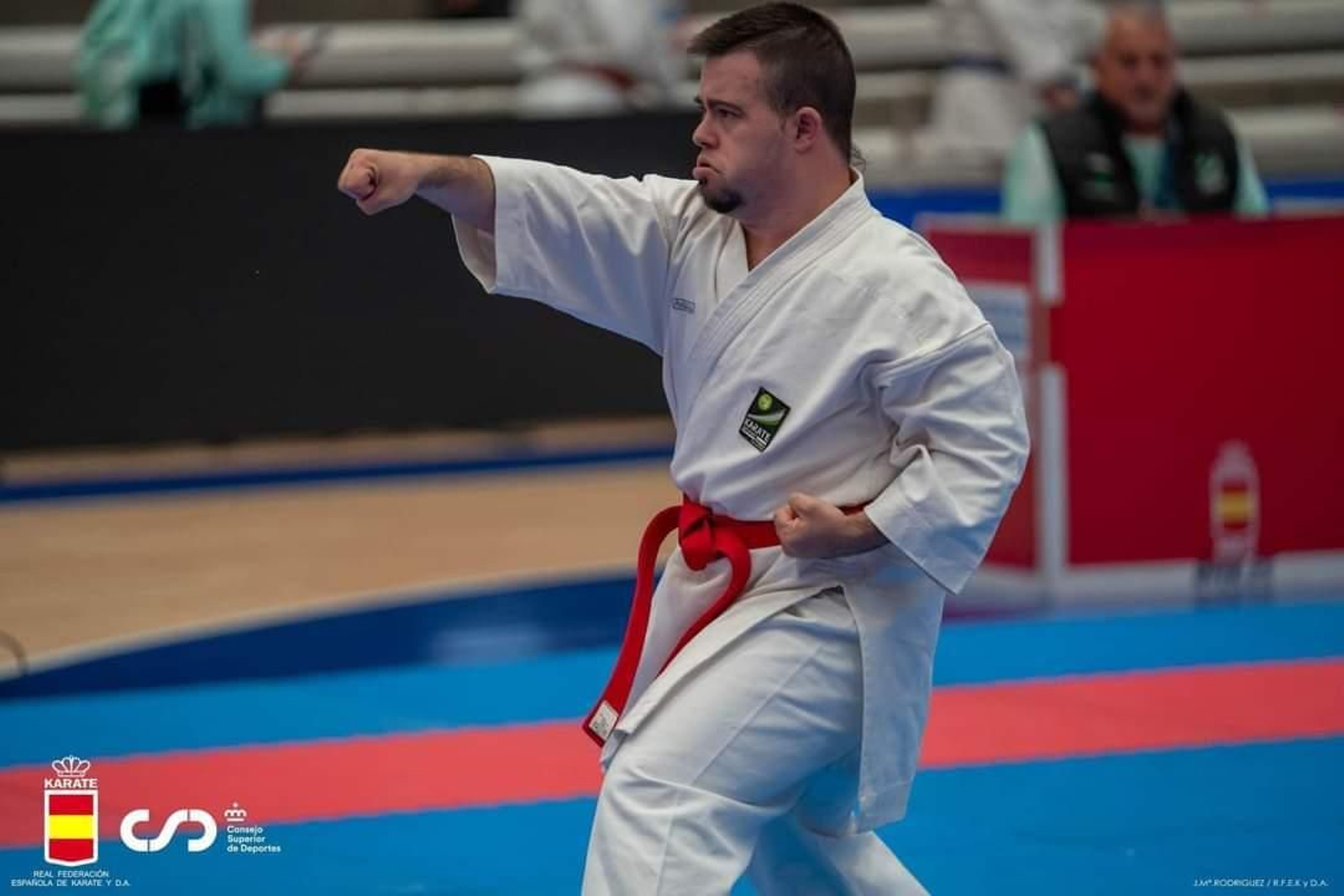 El karateca jerezano, en su ejercicio de katas.