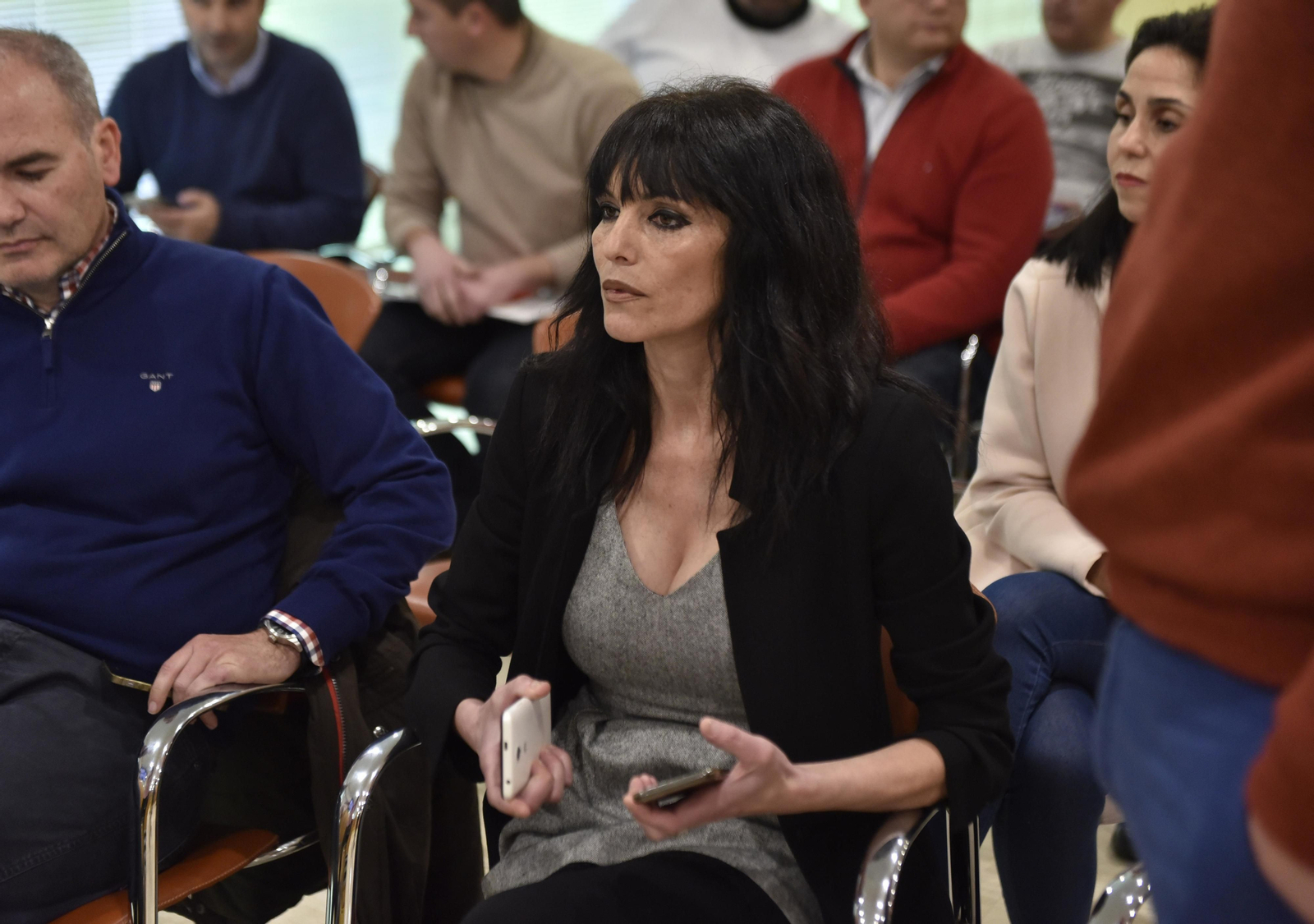 La alcaldesa de Huévar, Áurea María Borrego, en el Pleno de la Diputación en el que se pidió un plan de rescate para el Ayuntamiento.