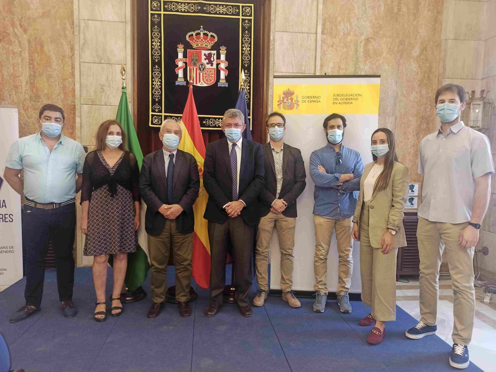 Los cuatro nuevos funcionarios que se incorporan al Puesto de Inspección Fronterizo.