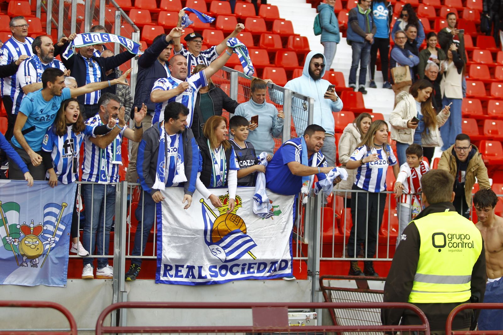 Imágenes del partido U.D. Almería-Real Sociedad