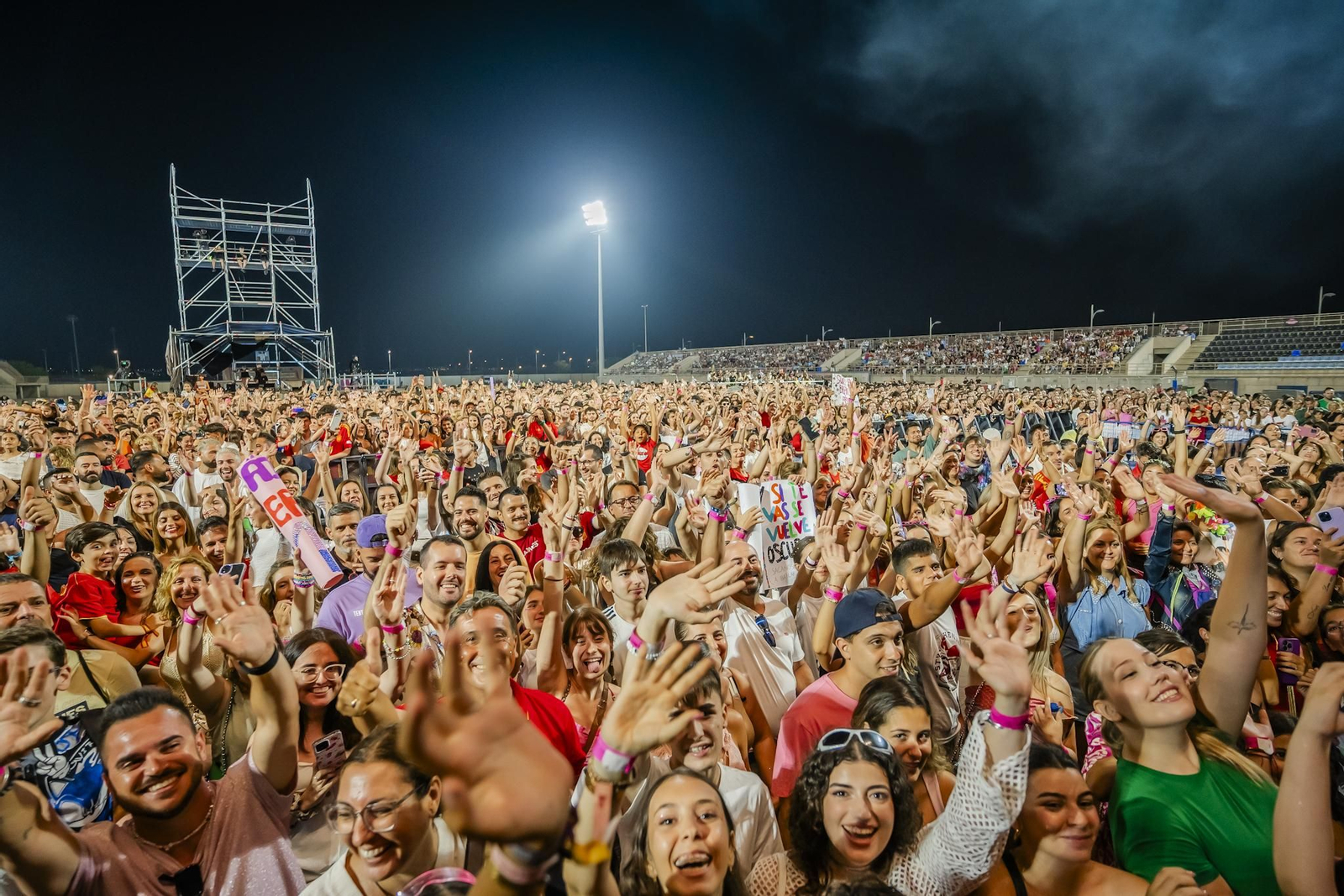 El concierto de Aitana en Roquetas de Mar, en imágenes