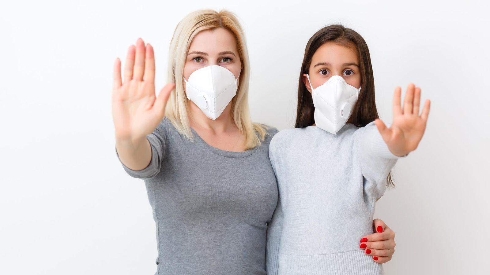 Mascarillas tipo FFP1 y FFP2, para evitar la propagación del virus. Desechables y no protegen salvo que tengan válvula.