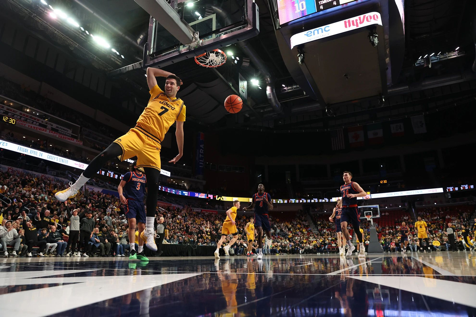 NCAA: Álvaro Folgueiras brilla con 17 puntos