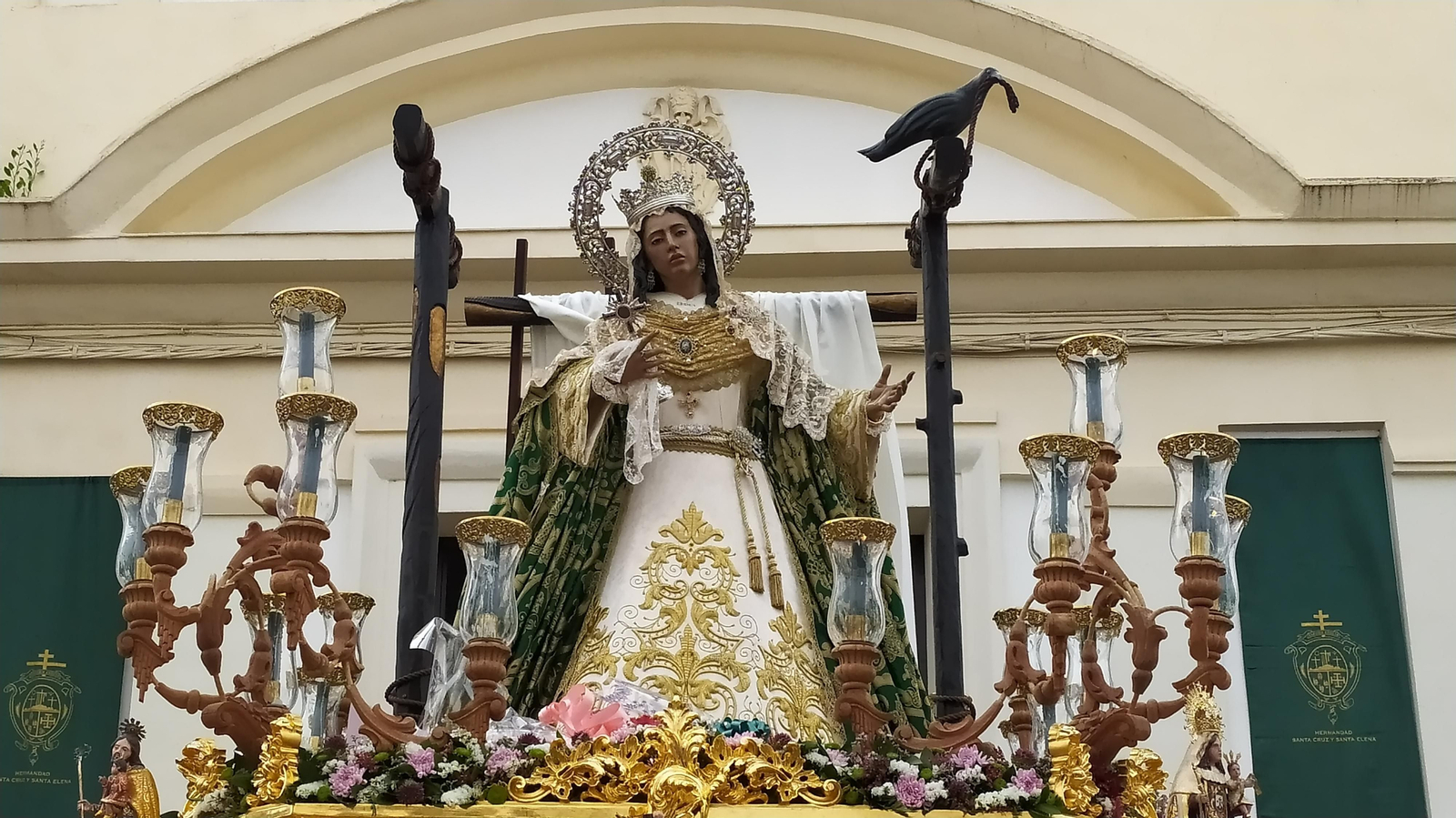 Procesión de la hermandad de Santa Elena, el año pasado. Procesión de la hermandad de Santa Elena, el año pasado.