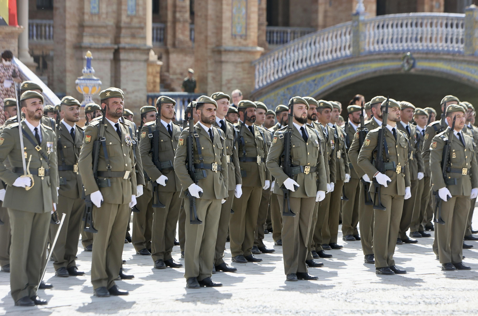 Jura de bandera de personal civil en Sevilla