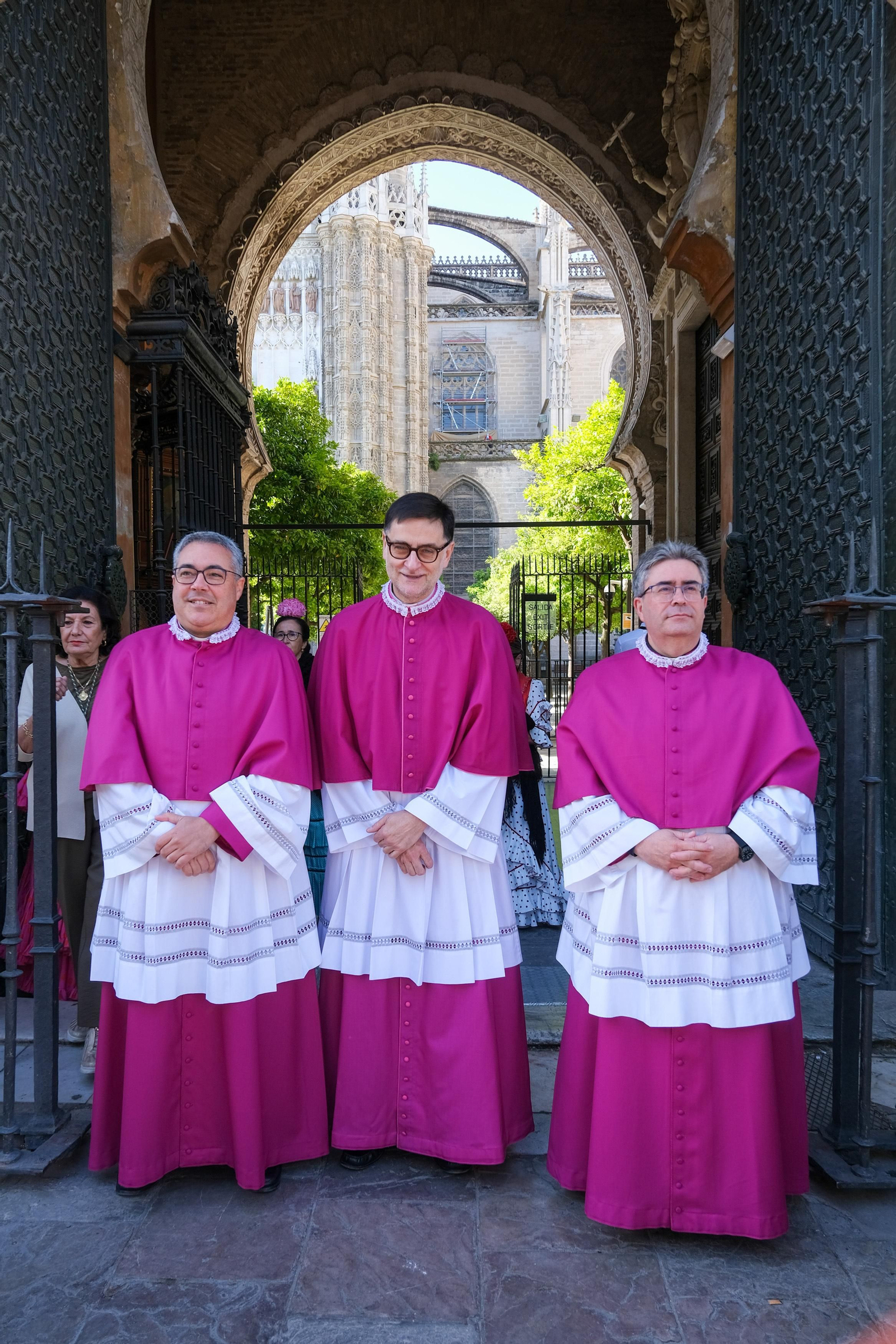 Salida de Hdad. del Rocío de Sevilla