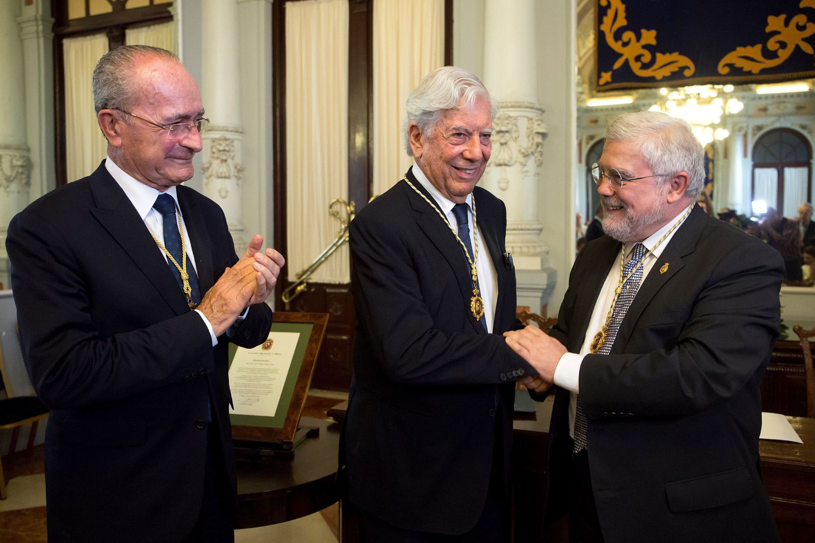 De la Torre, Vargas Llosa y Cabra de Luna