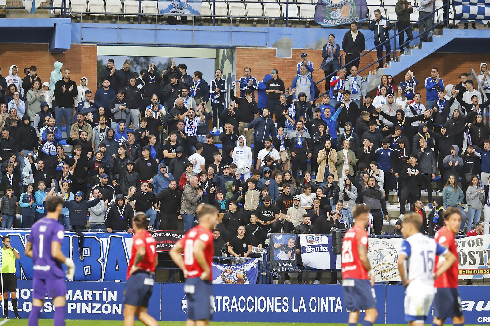 Imágenes del ambiente en el Recreativo de Huelva - San Fernando