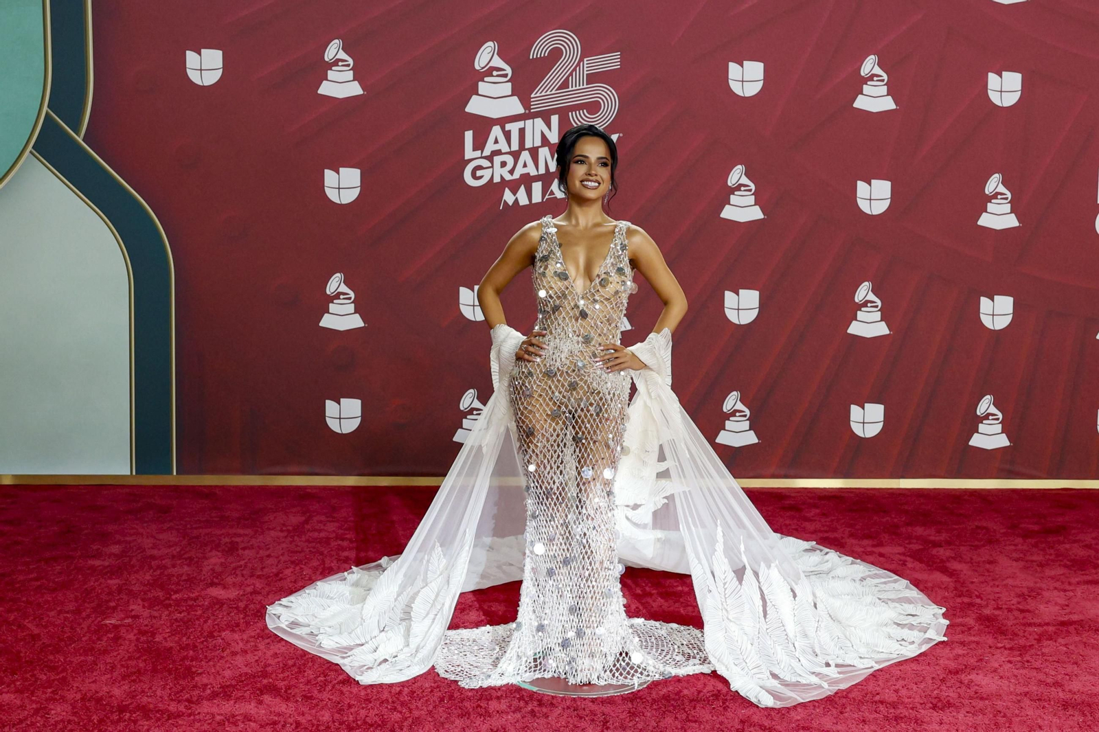 Todos los famosos, tendencias y curiosidades en la alfombra roja de la 25 edición de los Grammy Latinos