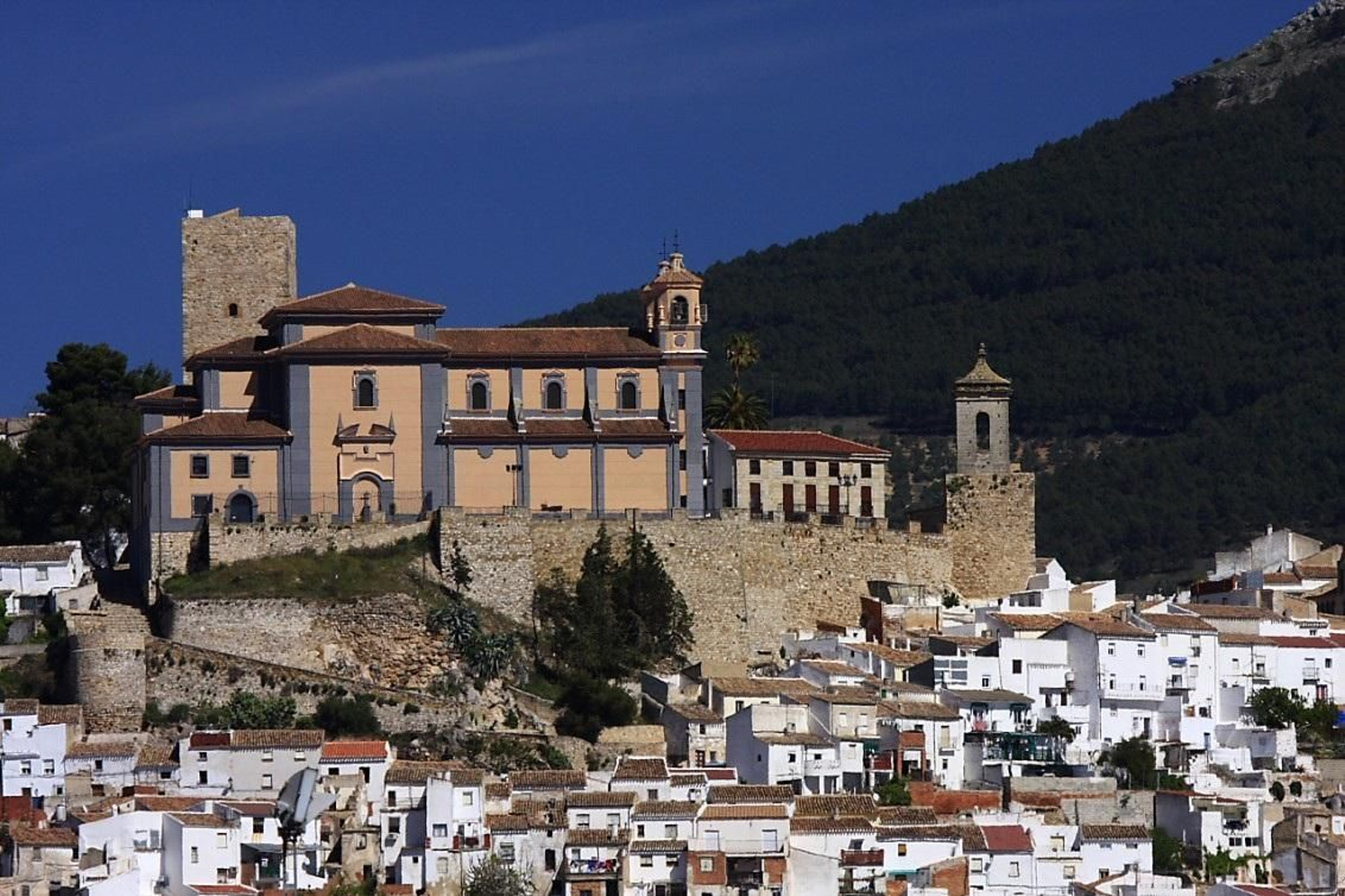 El casco antiguo de Martos es el emblema del festival. El casco antiguo de Martos es el emblema del festival.