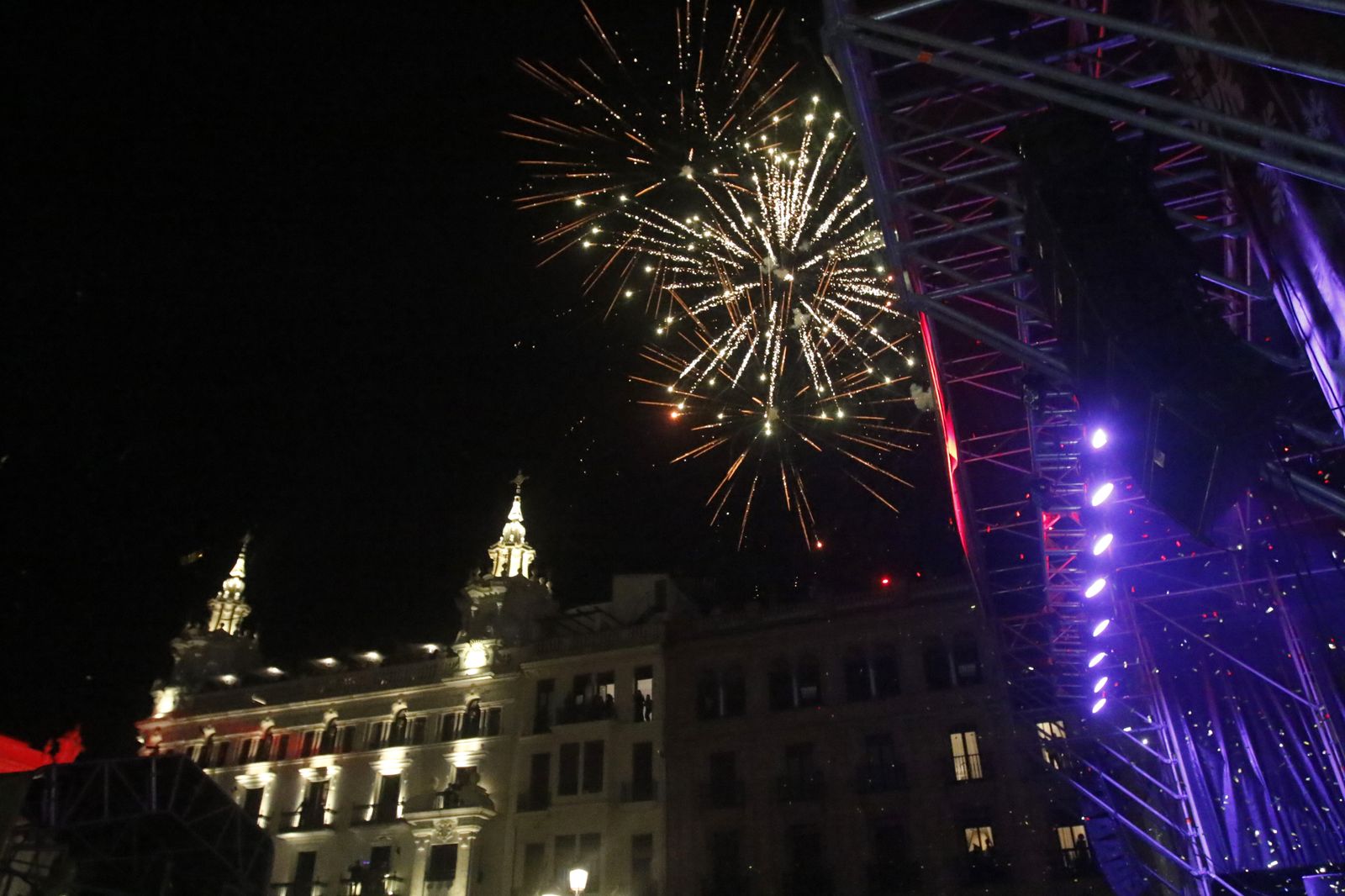 La Fiesta de Nochevieja en Las Tendillas, en imágenes