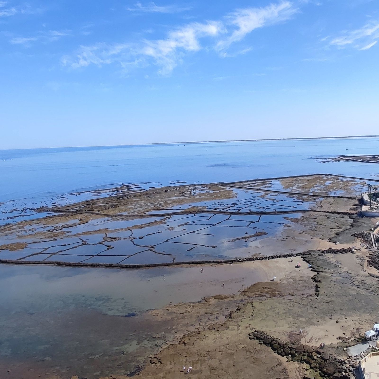 Corrales de Pesca en la Playa de las Canteras, vistas desde el Faro. Turismo Chipiona.