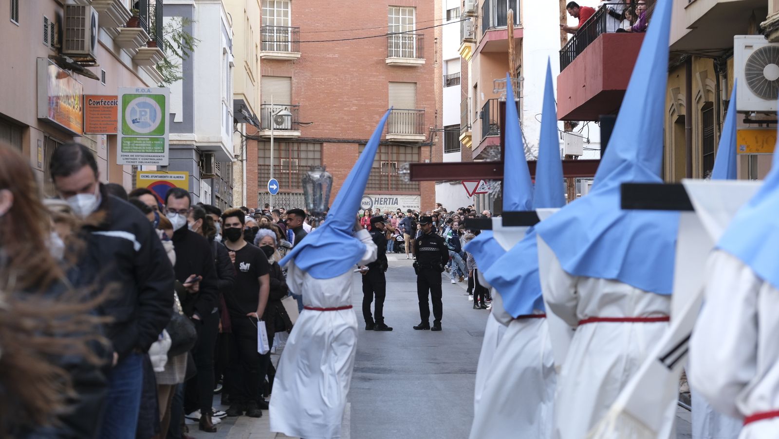 Procesión del Cristo del Amor en Almería, en imágenes