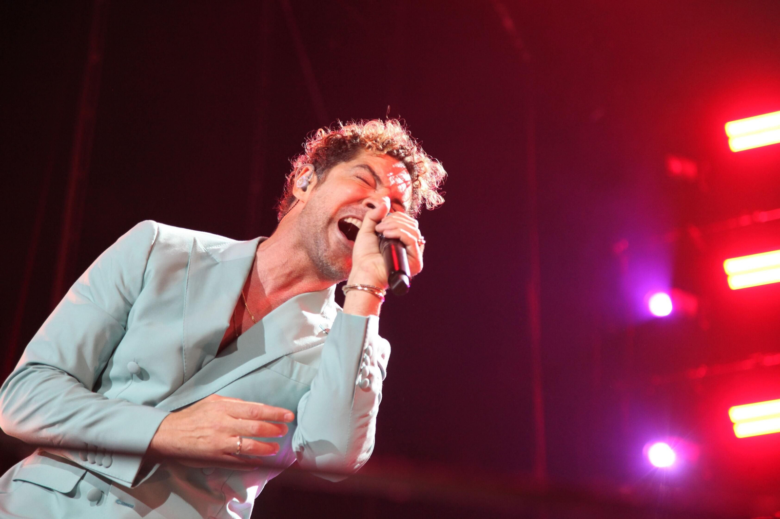 Así ha sido el concierto de David Bisbal en Granada