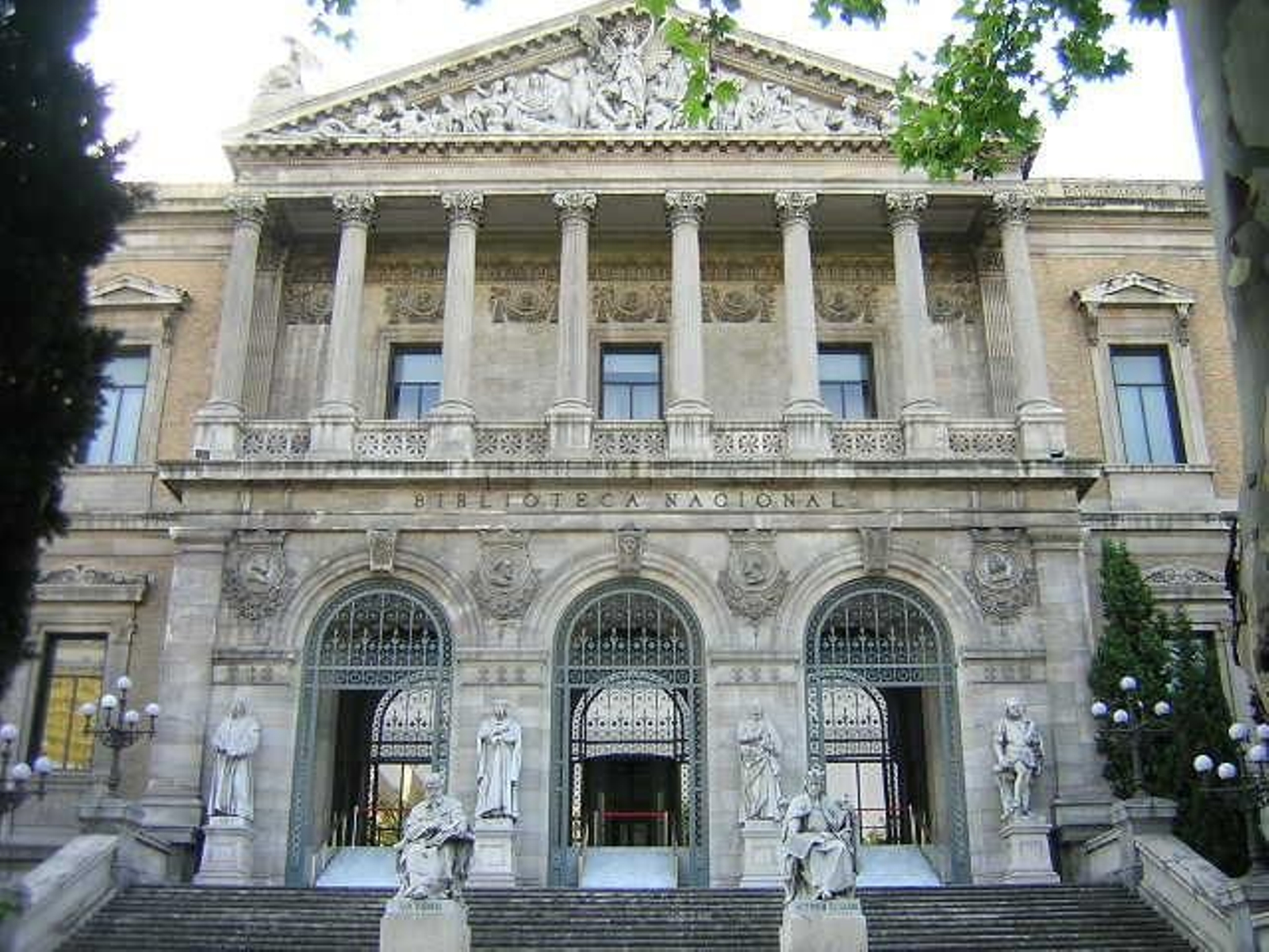 La Biblioteca Nacional de Madrid.