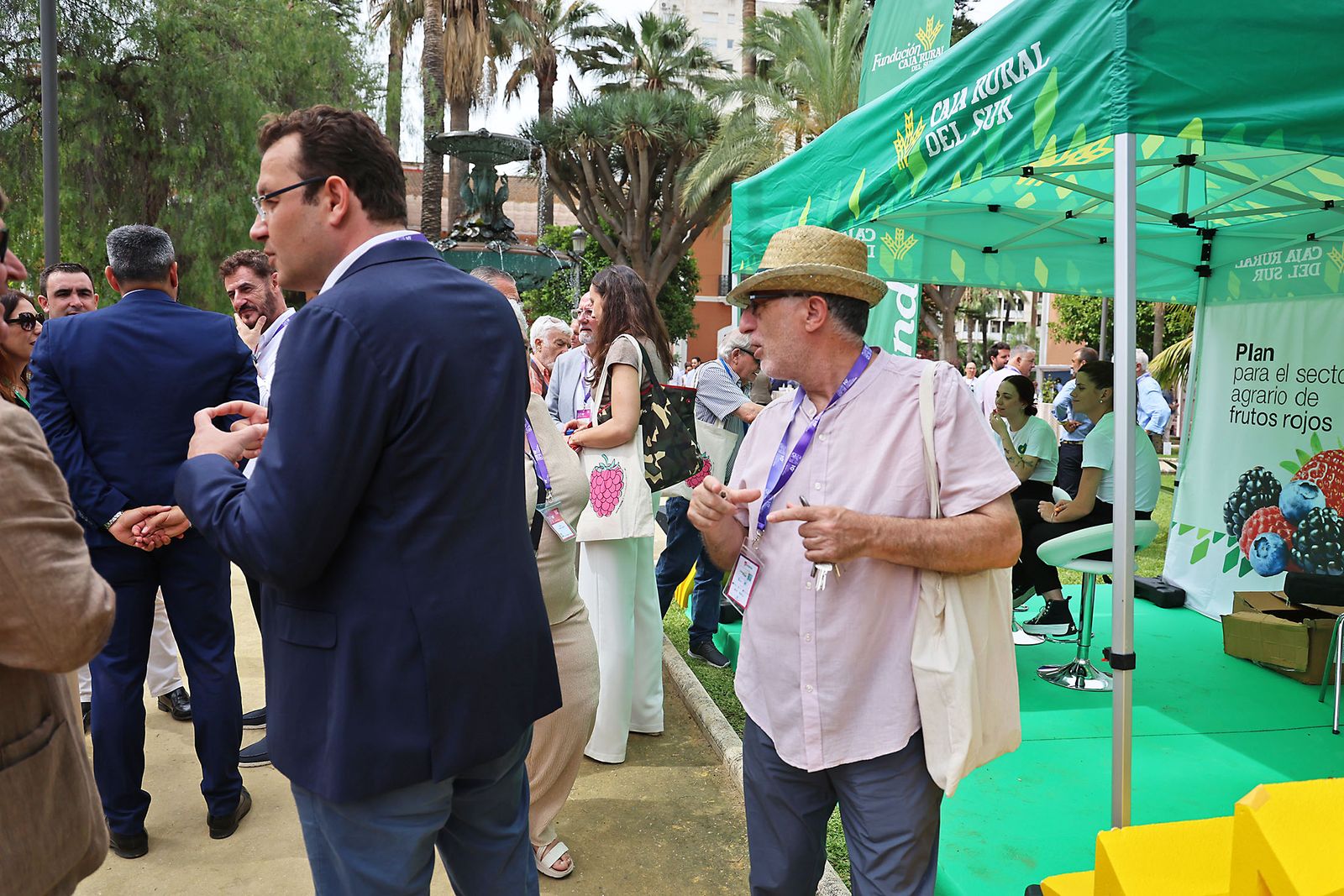 Imágenes del ambiente en el X Congreso de Frutos Rojos de Huelva