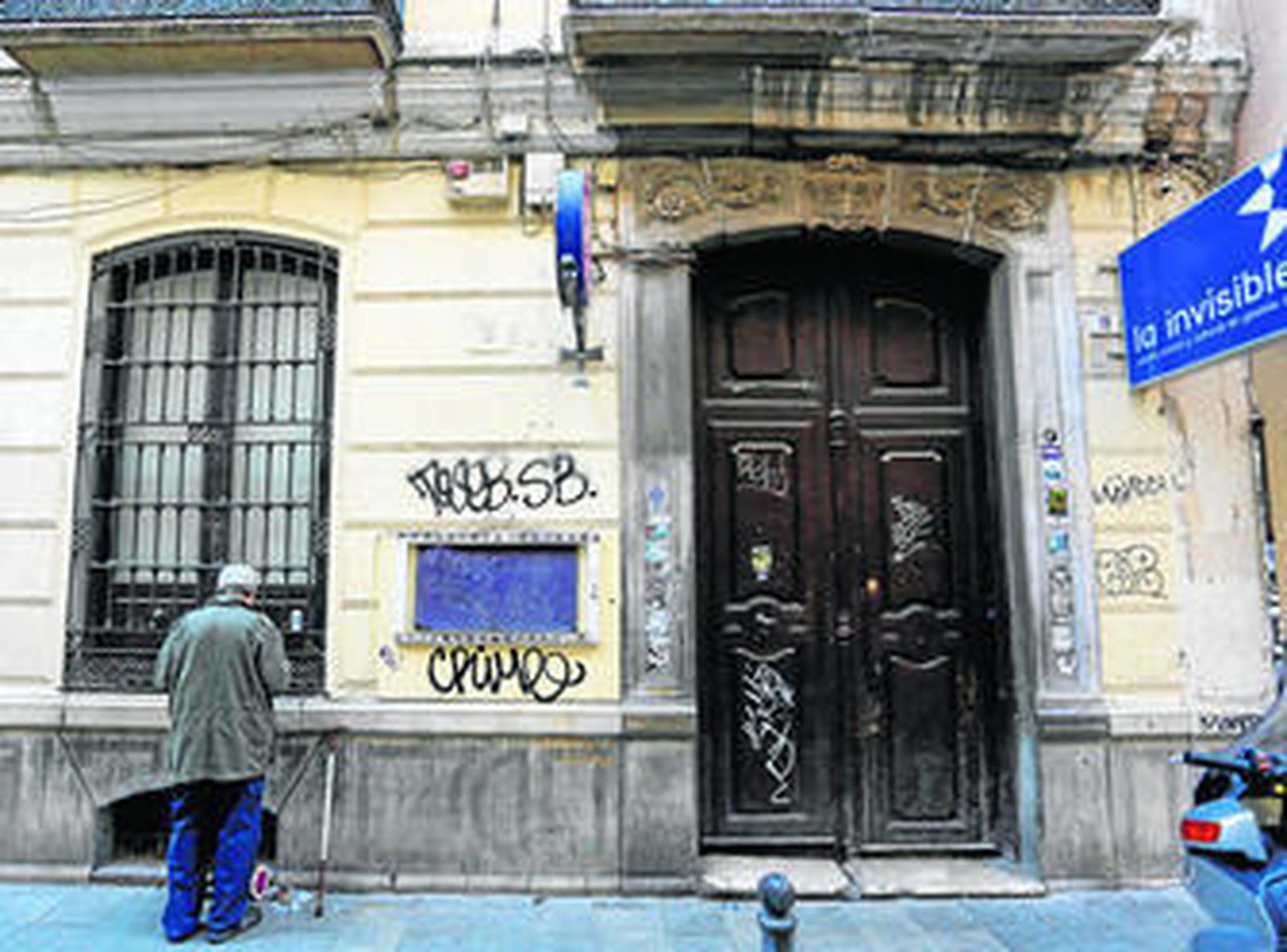 Fachada del edificio 9 y 11 de la calle Nosquera, sede de La Invisible.