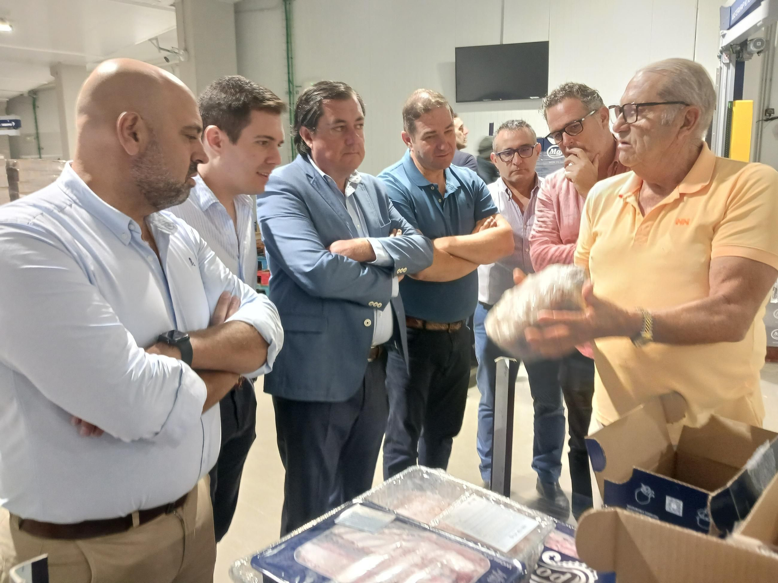 Una imagen de la visita de los empresarios a las instalaciones de Moyseafood. Una imagen de la visita de los empresarios a las instalaciones de Moyseafood.