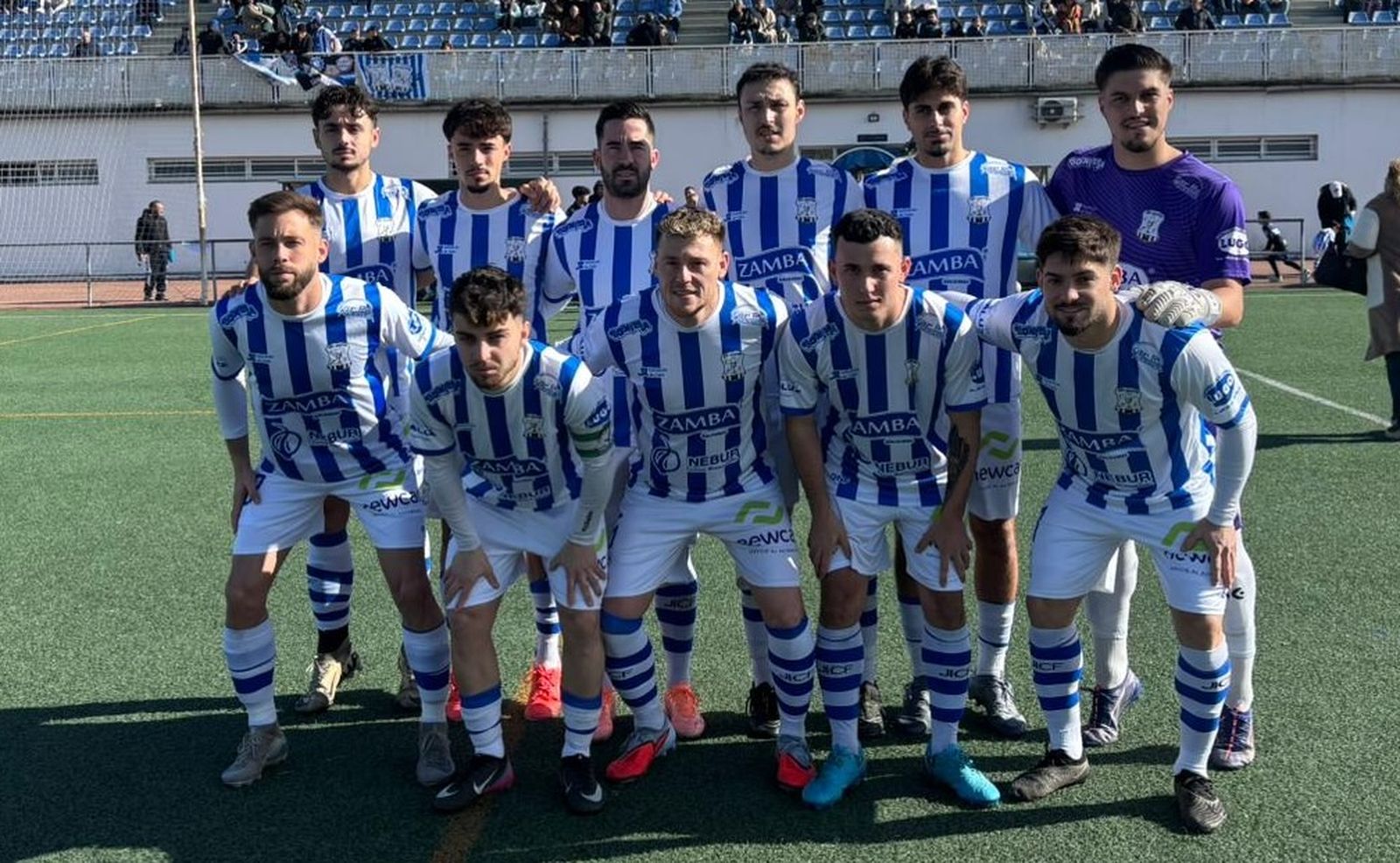 Formación inicial que presentó el Jerez Industrial ante el Puerto Real.