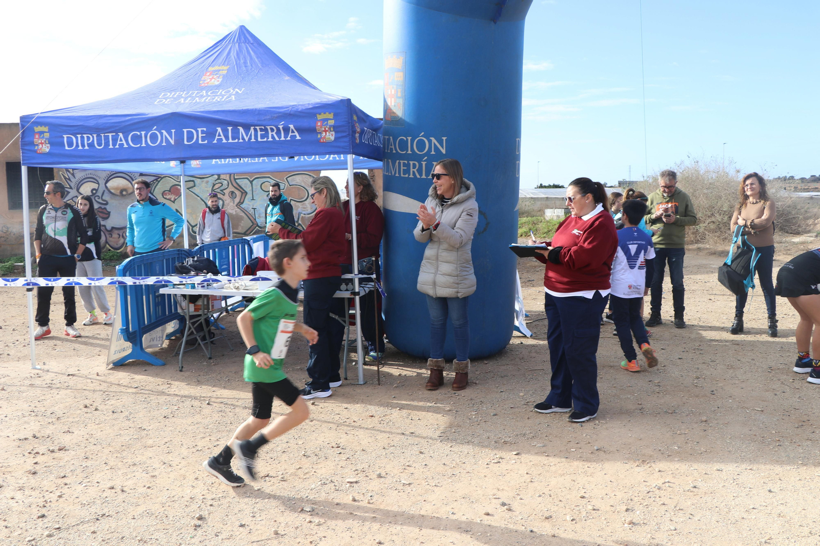Uno de los participantes en la carrera de campo a través celebrada en El Ejido.