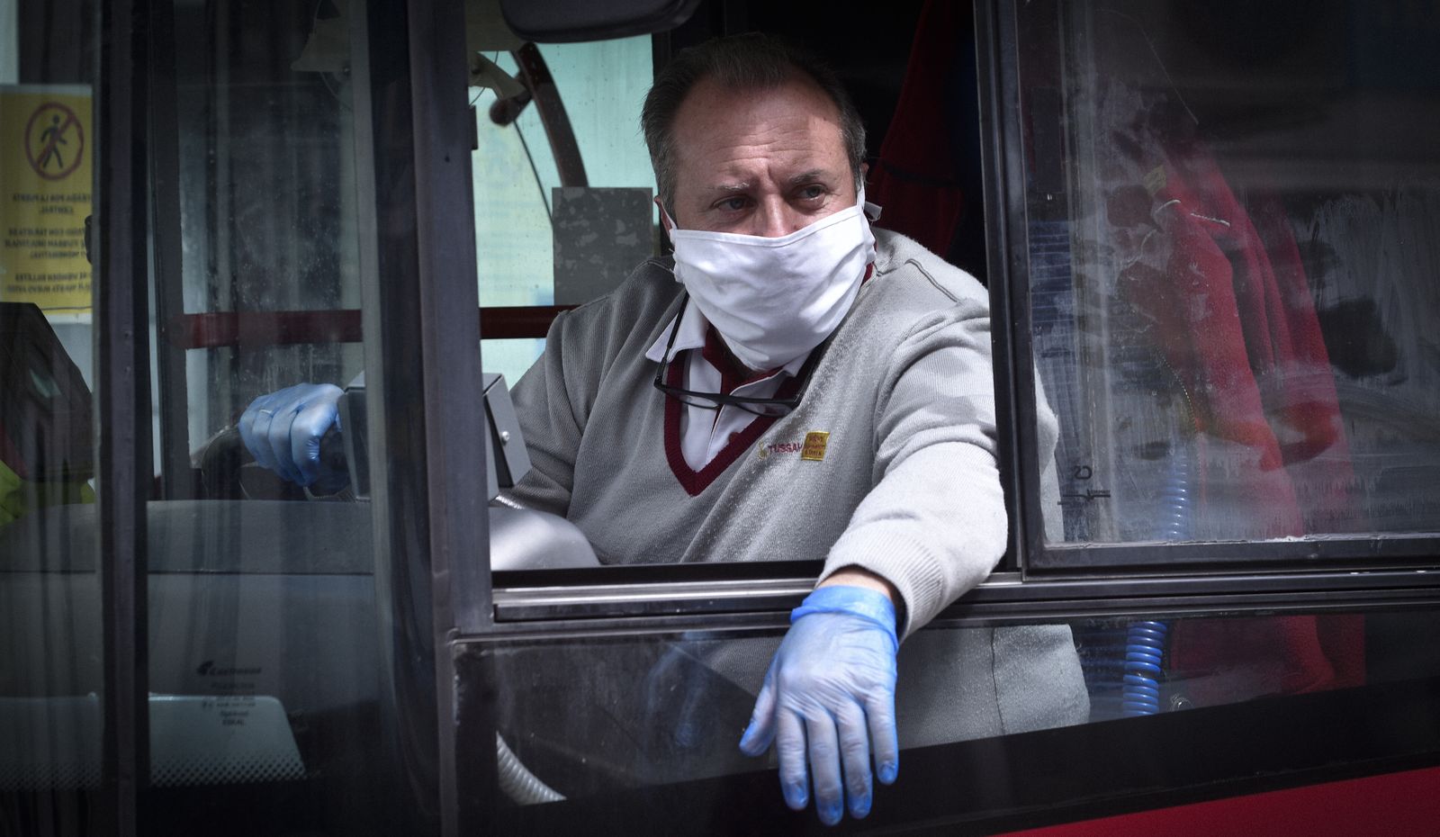 La resistencia en las calles por el estado de alarma: sanitarios de Andalucía, héroes anónimos