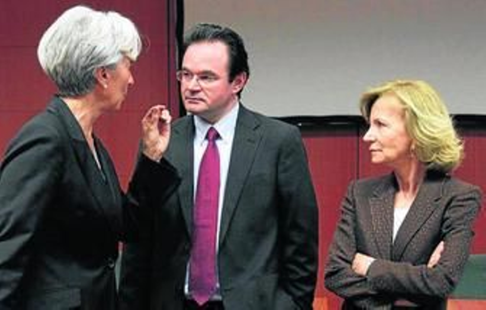 La ministra de Economía, Elena Salgado (dcha.), y sus homólogos, la francesa Lagarde, y el griego Papaconstantinou.