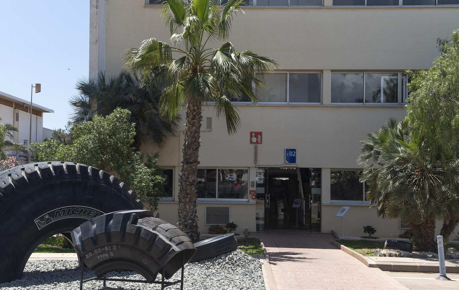 Imágenes de la Jornada de Puertas Abiertas de Michelin Almería.