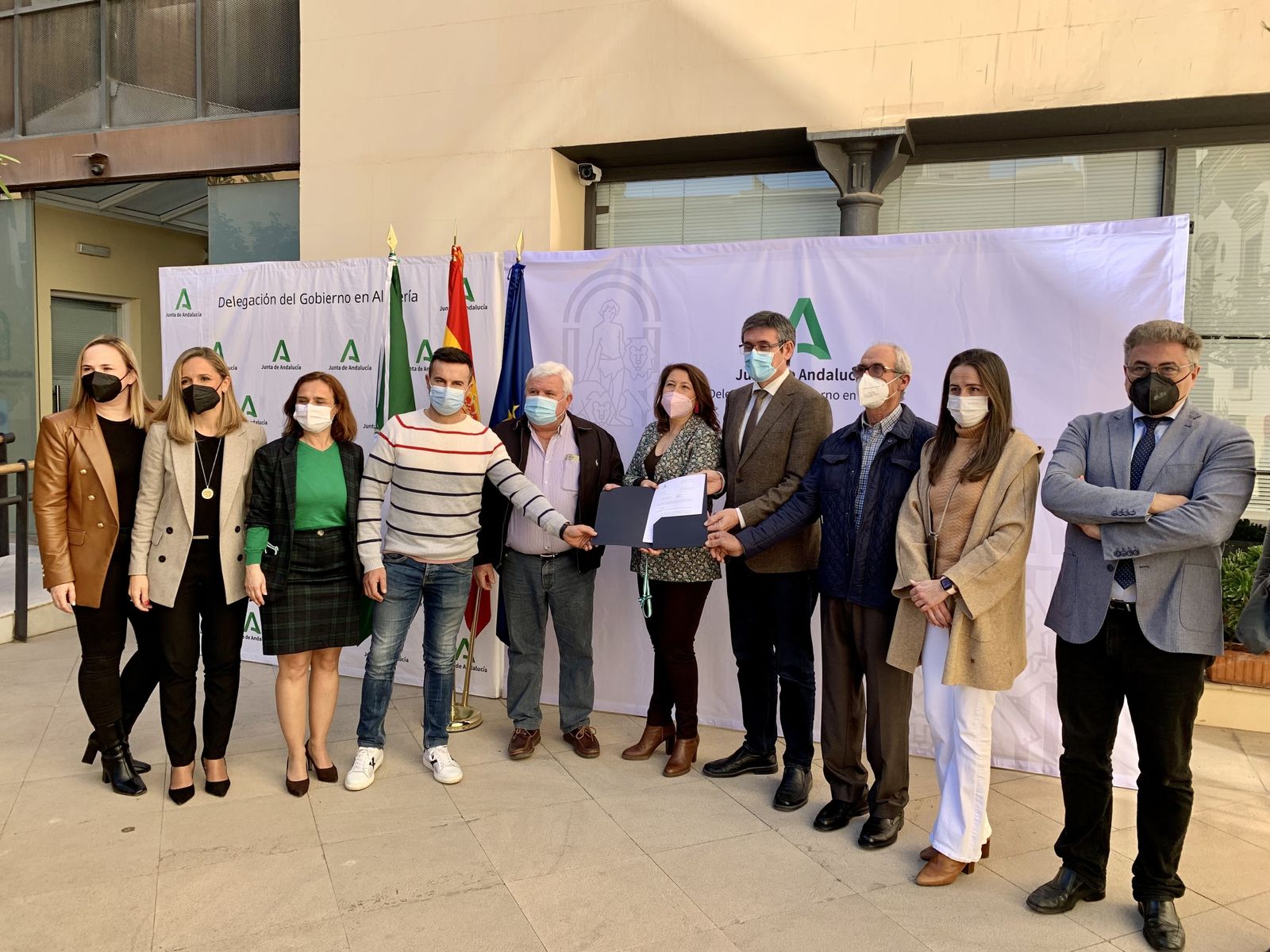 Adra celebra la concesión del agua de Benínar para sus regantes