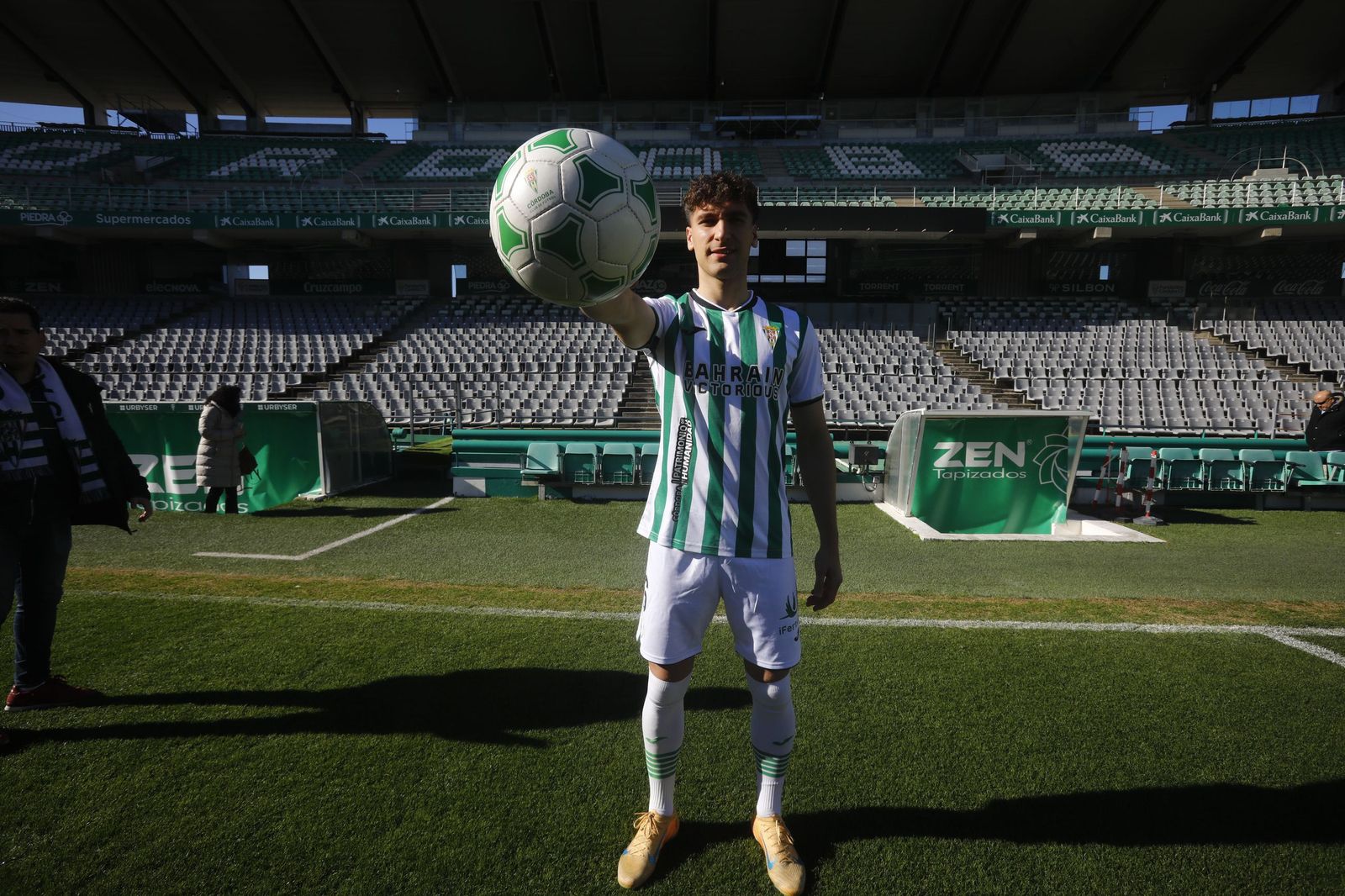 Las mejores fotos de la presentación de Diego Percan con el Córdoba CF