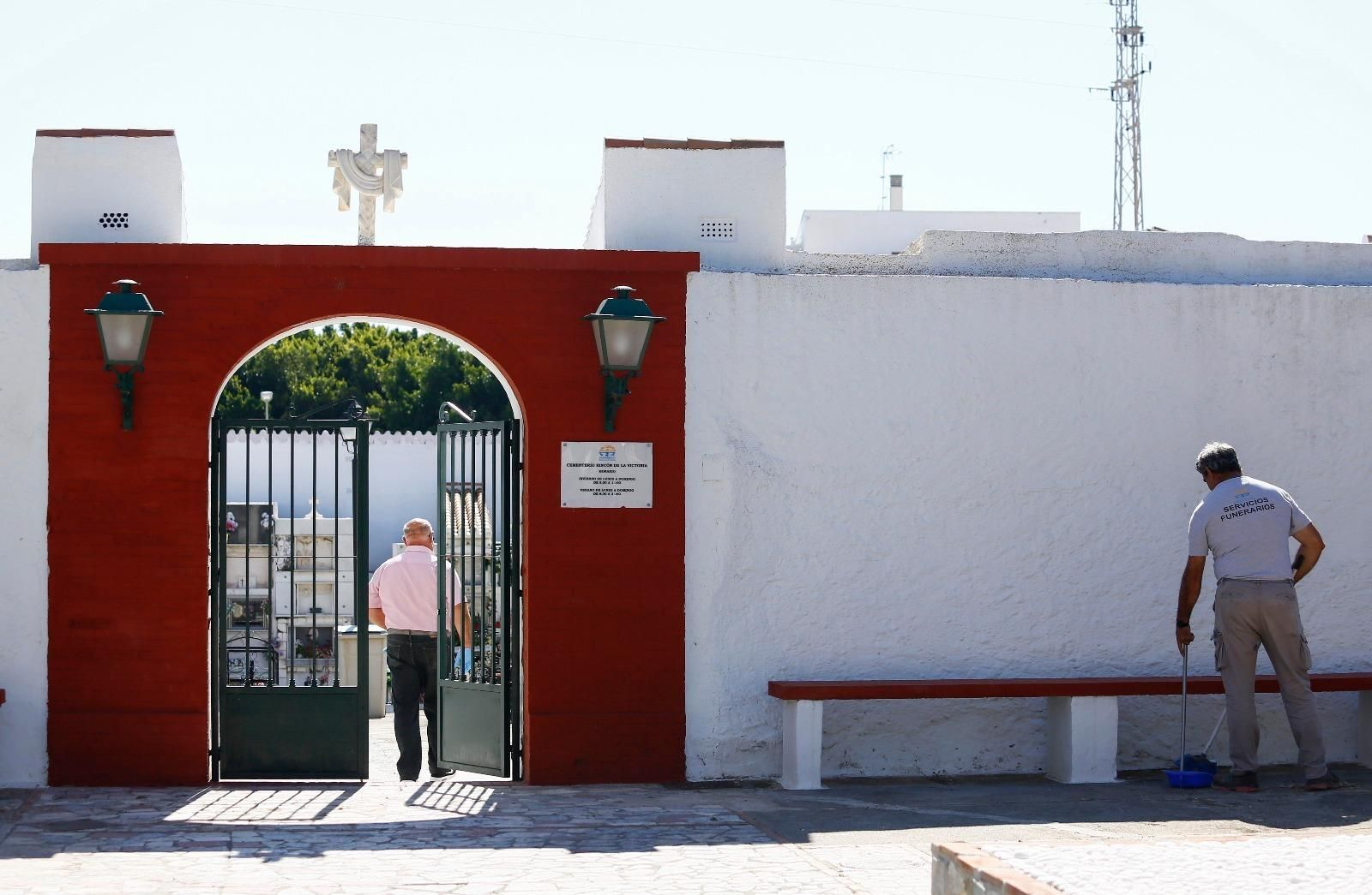 El cementerio de Rincón de la Victoria abre en la fase 1.