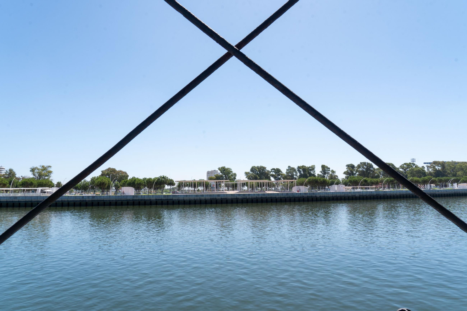 El Muelle de Riotinto y el Paseo de la Ría, lugares con encanto en la capital