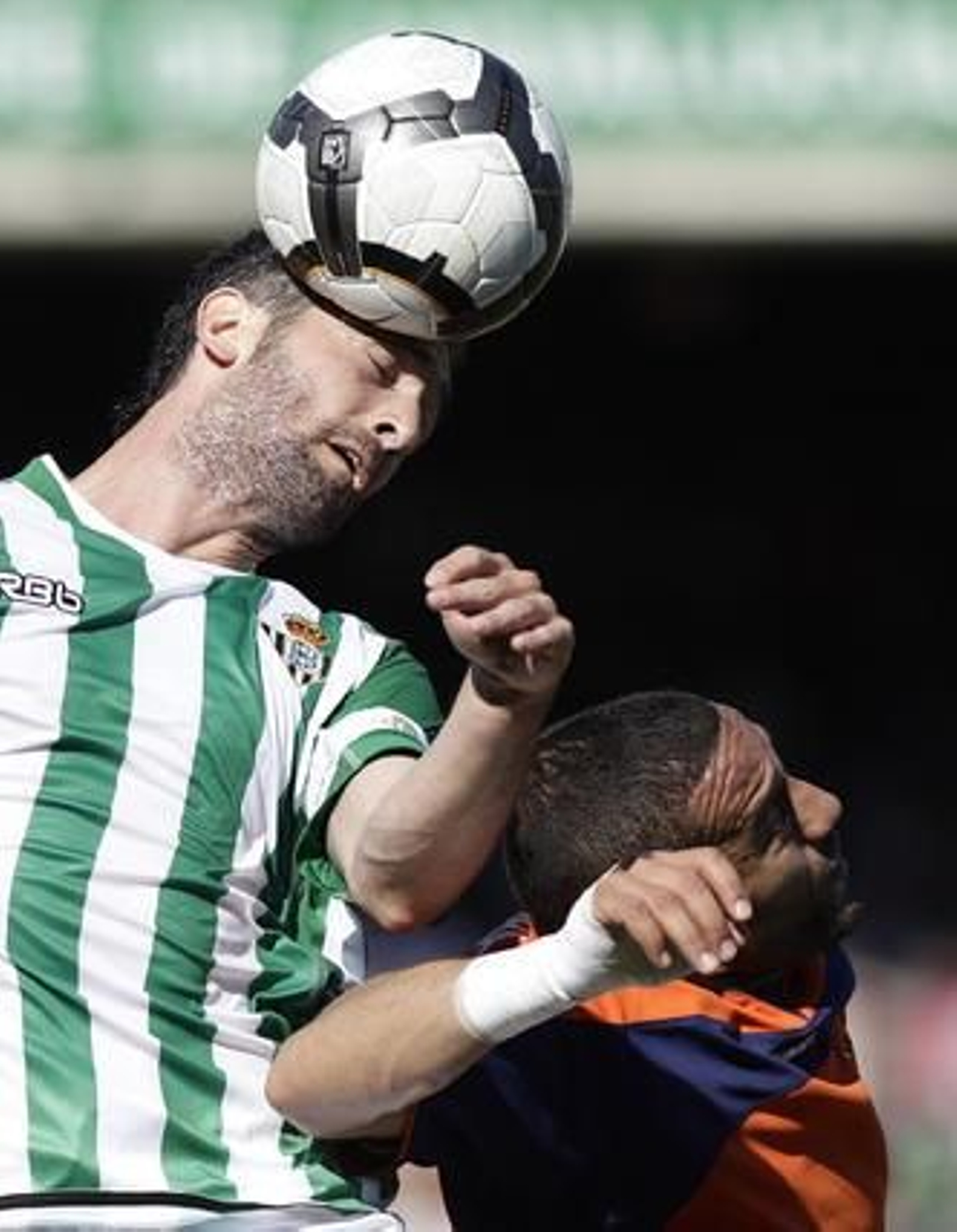 El Betis pierde en el Ruiz de Lopera ante el Girona. / Antonio Pizarro