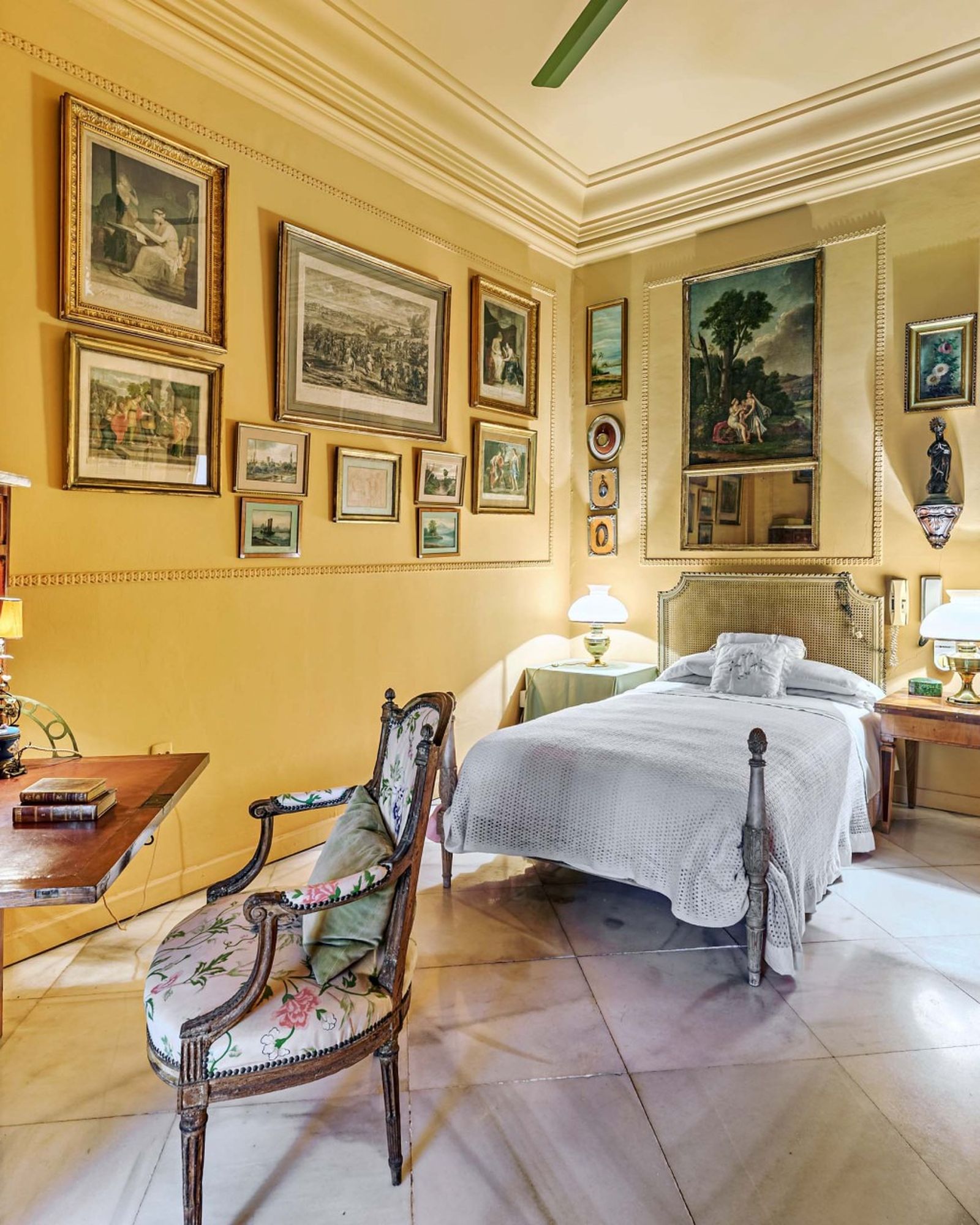 Así es el interior del palacete barroco vendido en Málaga por 3 millones de euros