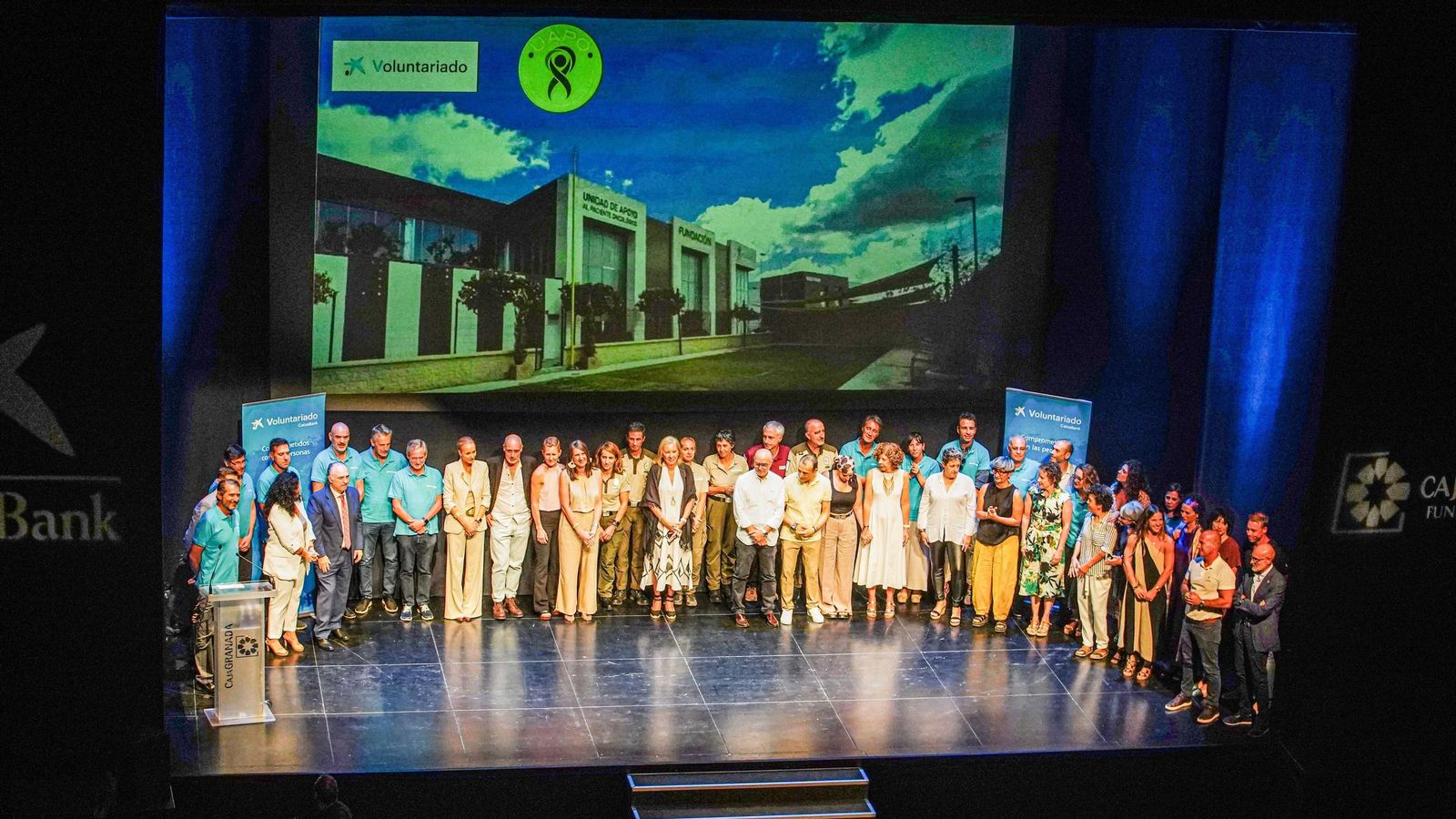 El Teatro Fundación CajaGranada acoge la proyección del documental sobre el proyecto de senderismo llevado a cabo por pacientes de cáncer