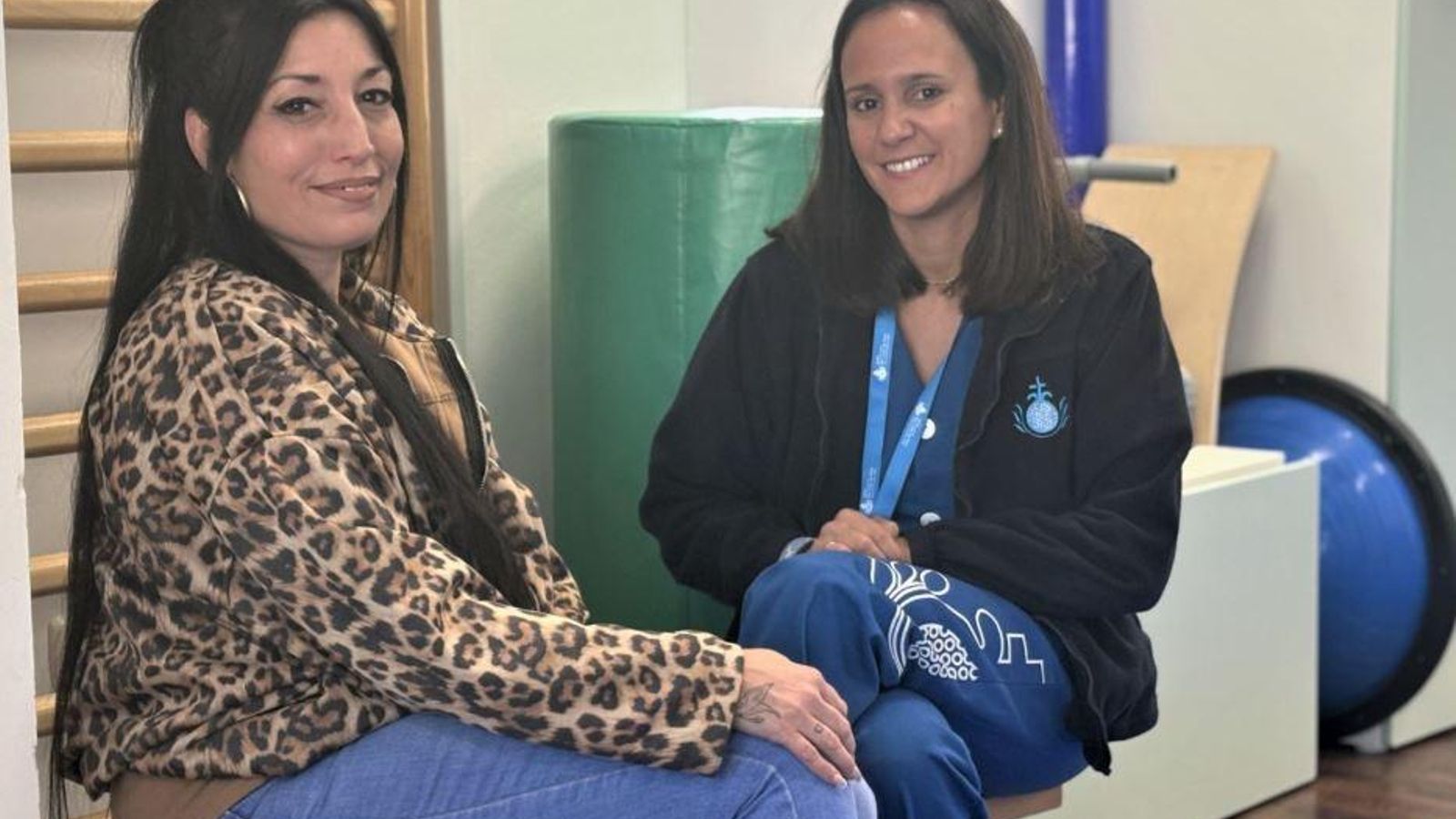 Cristina y una trabajadora del CAIT del San Juan Grande.