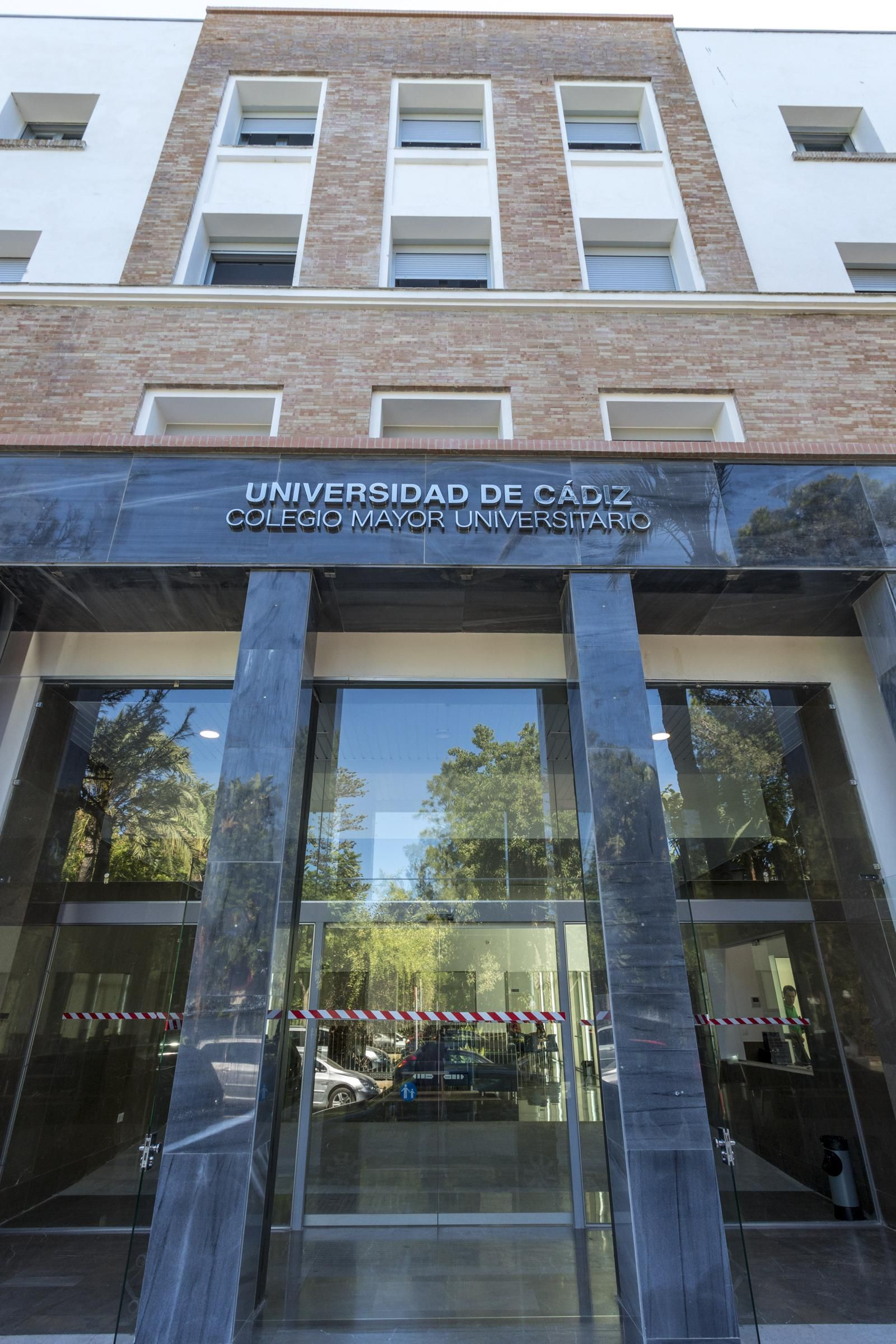 Fachada del Colegio Mayor de la UCA