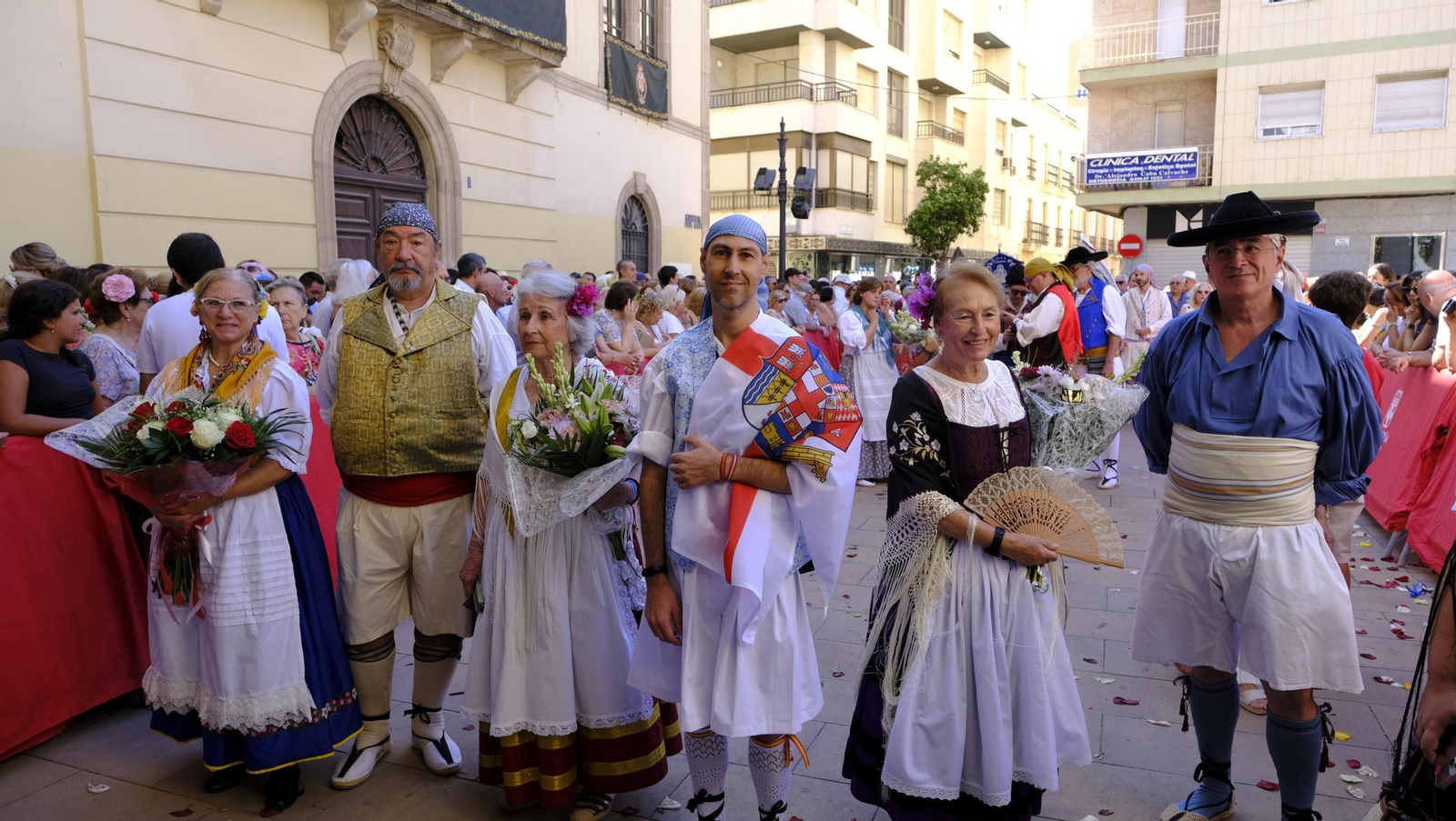 La ofrenda floral a la Virgen del Mar en la Feria de Almería 2025, en imágenes