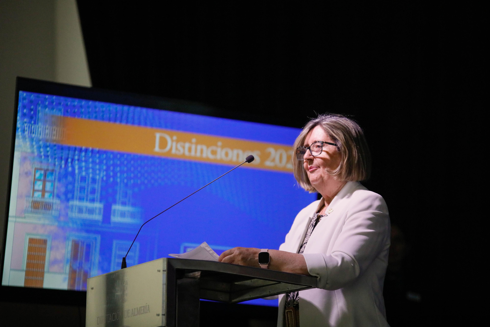 Imágenes de la entrega de los Escudos de Oro del IEA y la celebración de su Plenario