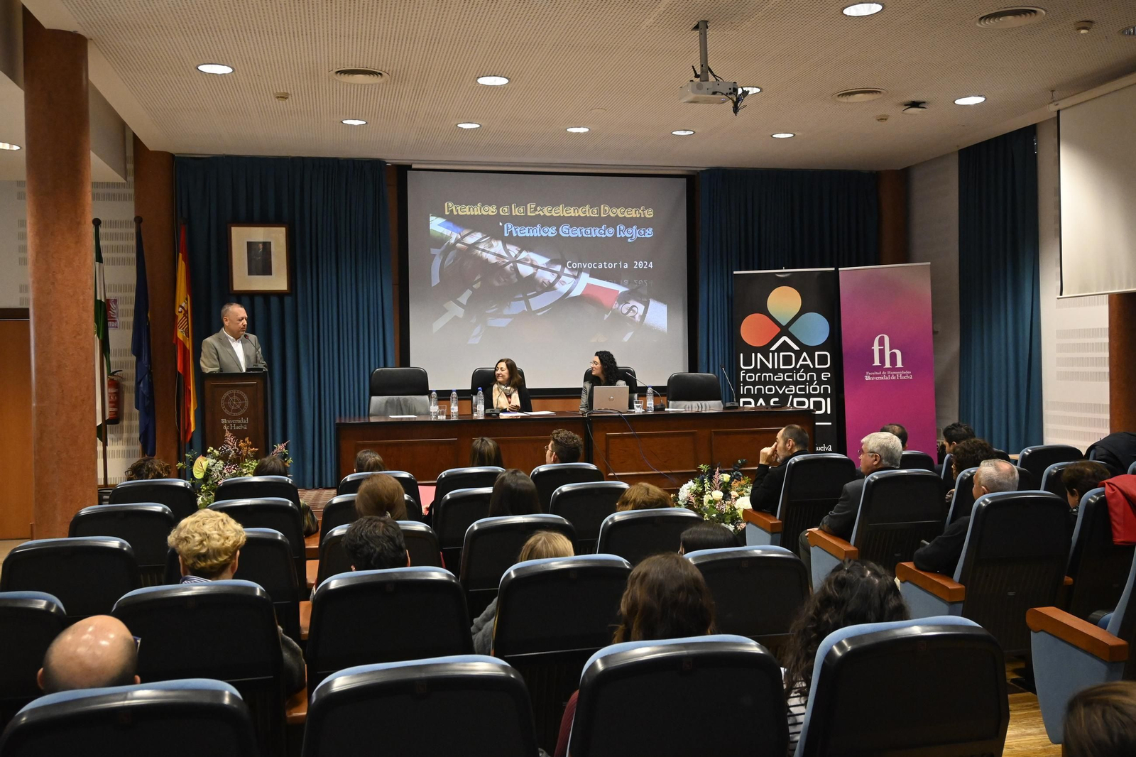 Premios a la Excelencia Docente 2024 y los Premios 'Gerardo Rojas' de Proyectos de Intercambio entre Empresas e Instituciones, en imágenes