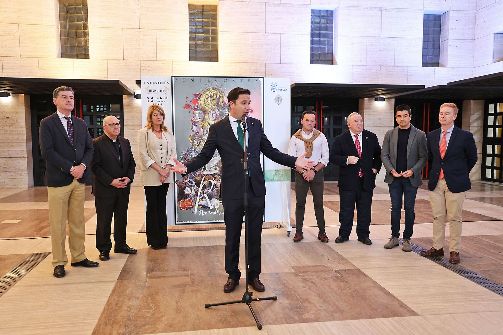 Imágenes de la inauguración de la exposición 'Sueños de Rocío. Carteles de Romería'.