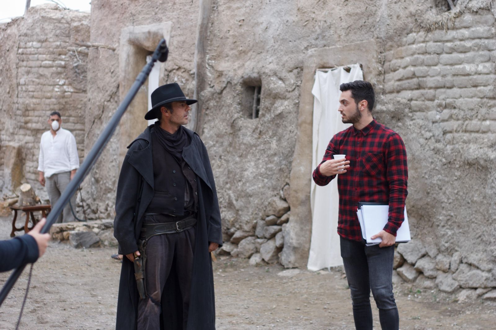 Modesto Sánchez acompañado de Mar Campra y Gema Escudero.