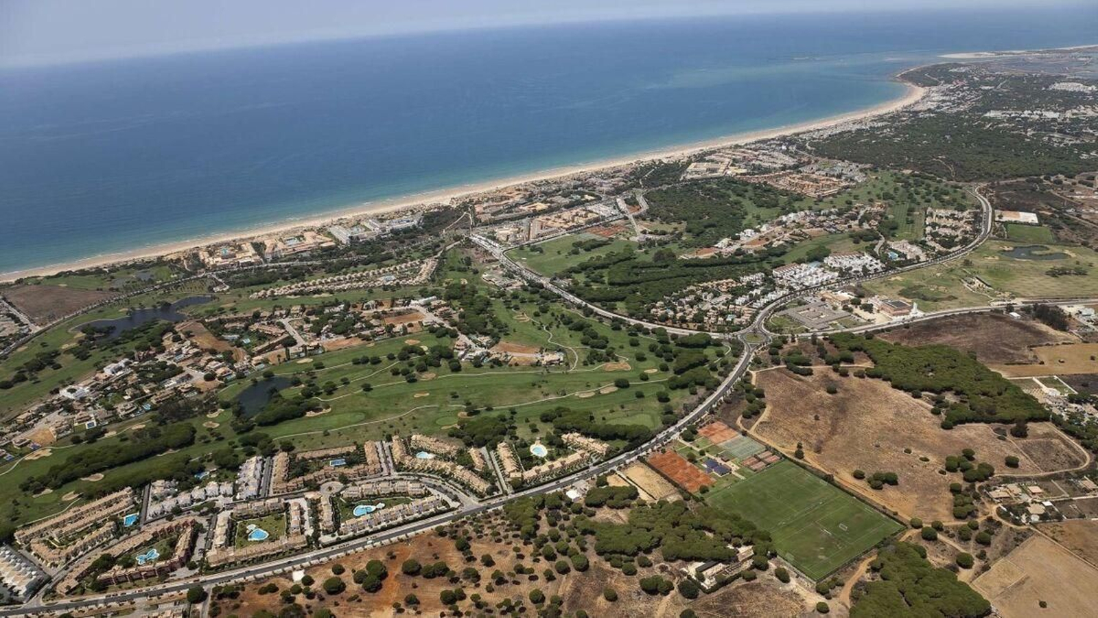 Vista aérea del complejo turístico Novo Sancti Petri, en el término municipal de Chiclana.